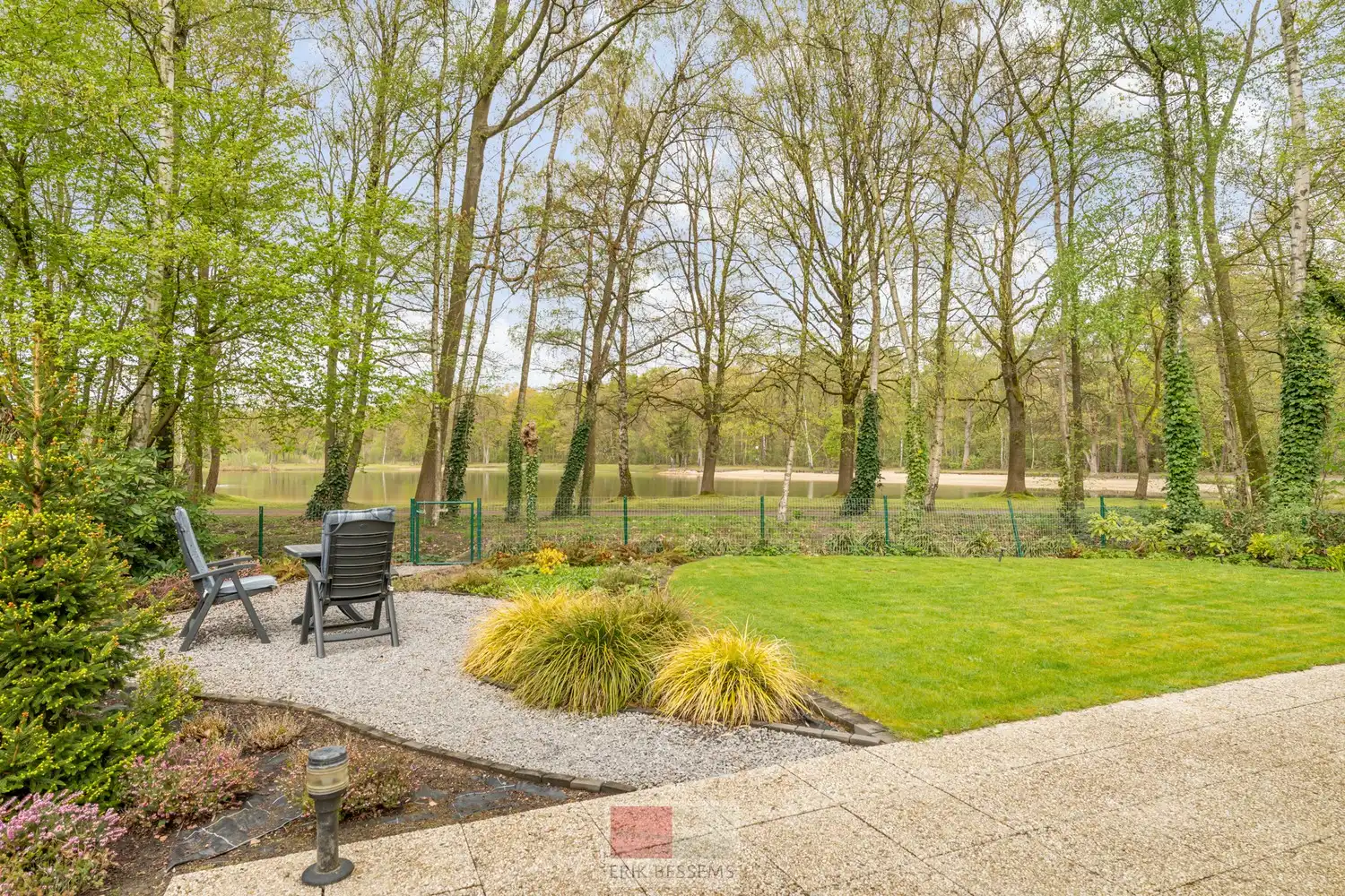 Prachtige, gelijkvloerse vakantiewoning op een toplocatie, vlak bij de grote vijver van de Sonnevijver. foto 24