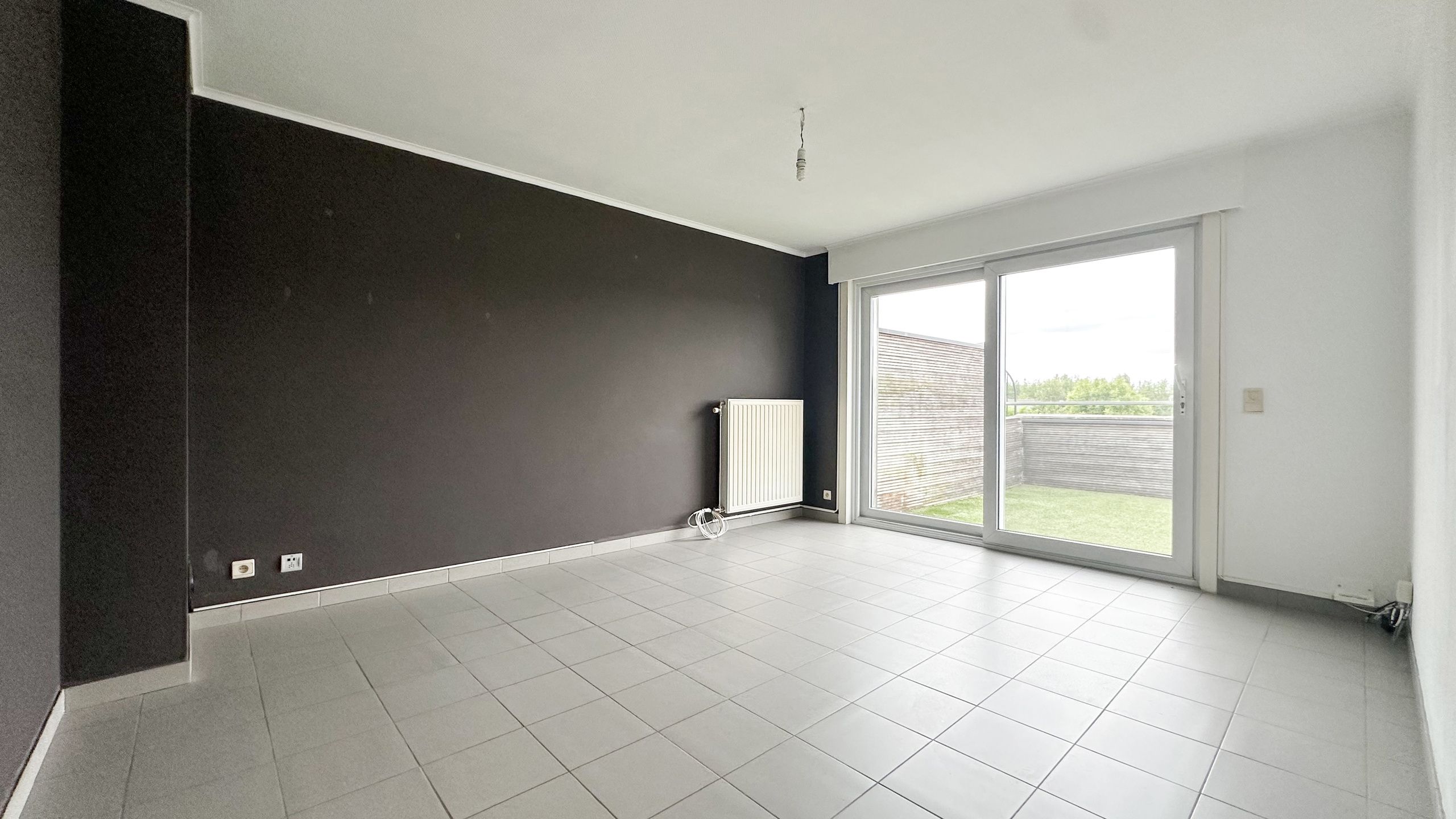 Instapklaar appartement met 2 slpks en groot terras! foto 2