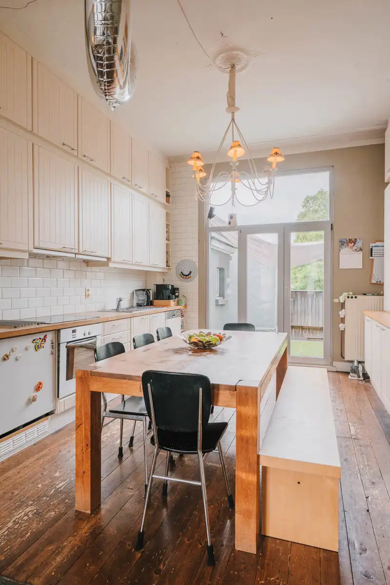 Prachtig herenhuis vol karakter met een gezellige tuin foto 11