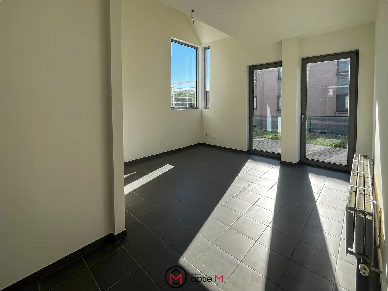 Appartement te huur in Diepenbeek –  parking voor de deur foto 2
