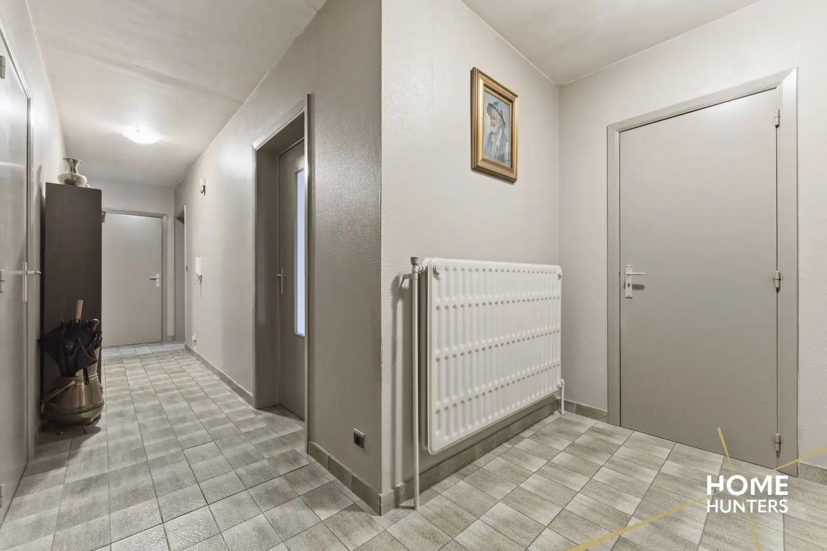 Ruim en lichtrijk te renoveren appartement met 3 slaapkamers op uitstekende locatie te IEper foto 4