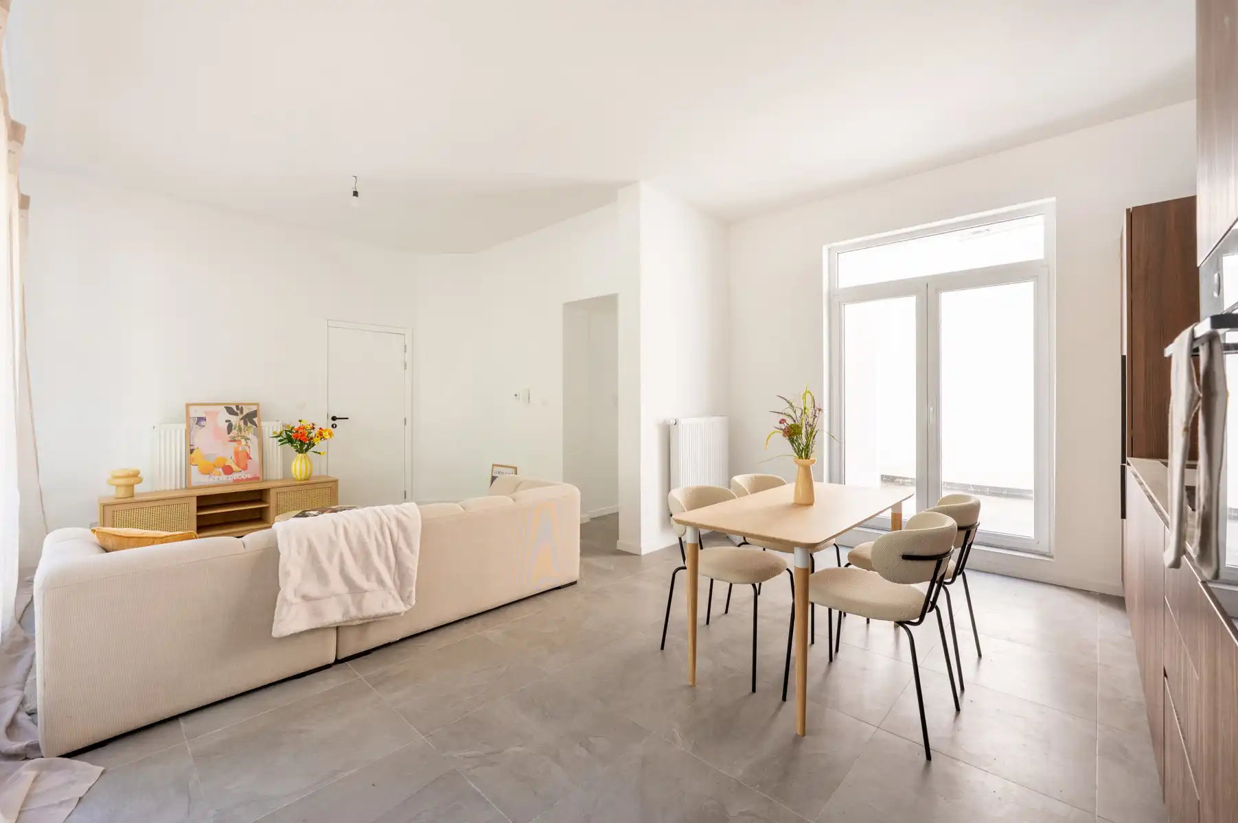 Lichtrijk gelijkvloers appartement op de Sint-Andriesplaats foto 4
