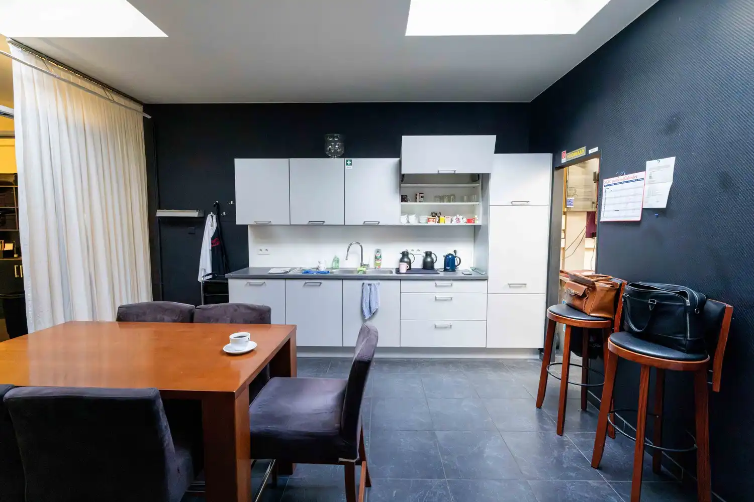Instapklaar handelspand van ca. 110 m² op toplocatie in het centrum van Mol foto 7