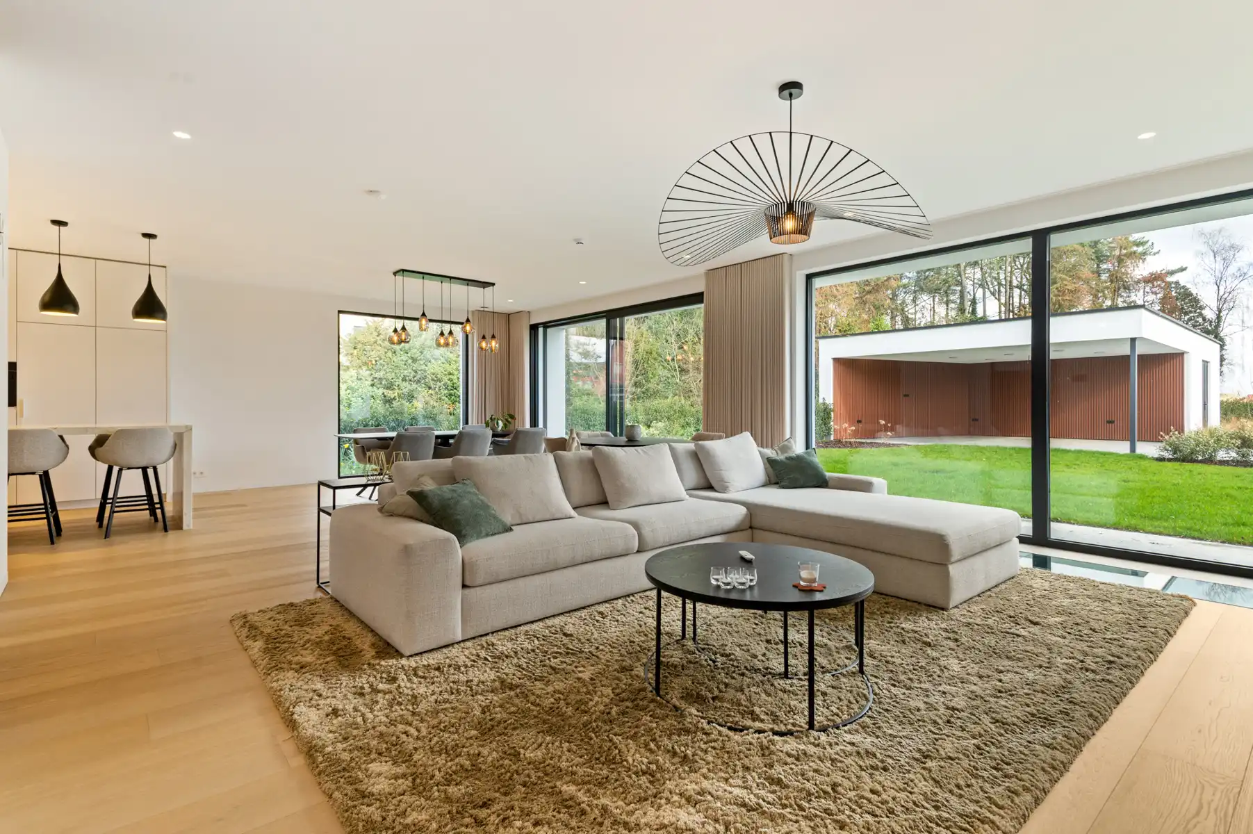 Exclusieve recente woning met hoogwaardige afwerking. foto 3