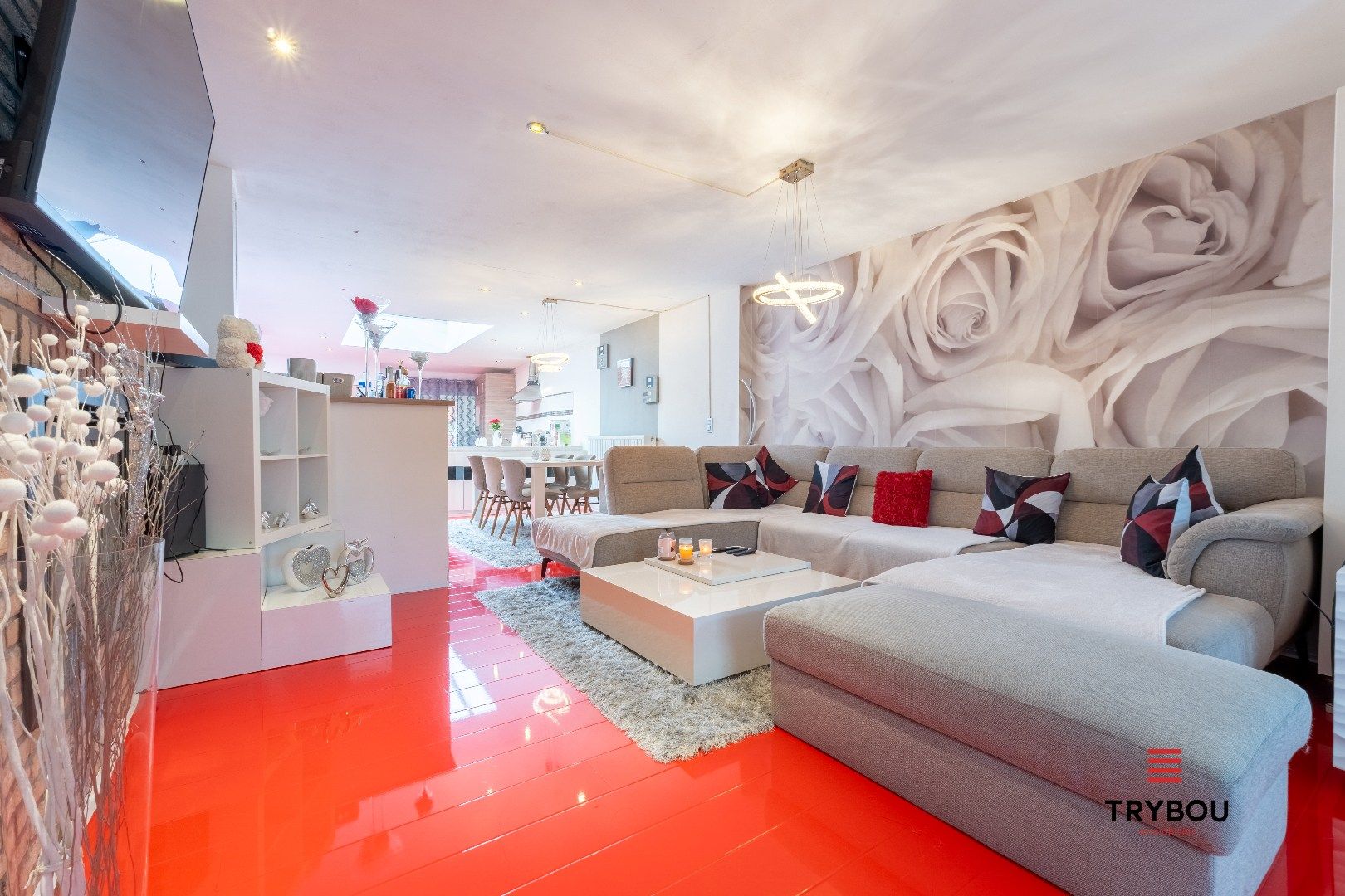 Rustig gelegen, volledig gerenoveerde woning met gezellige, onderhoudsvriendelijke tuin foto 4