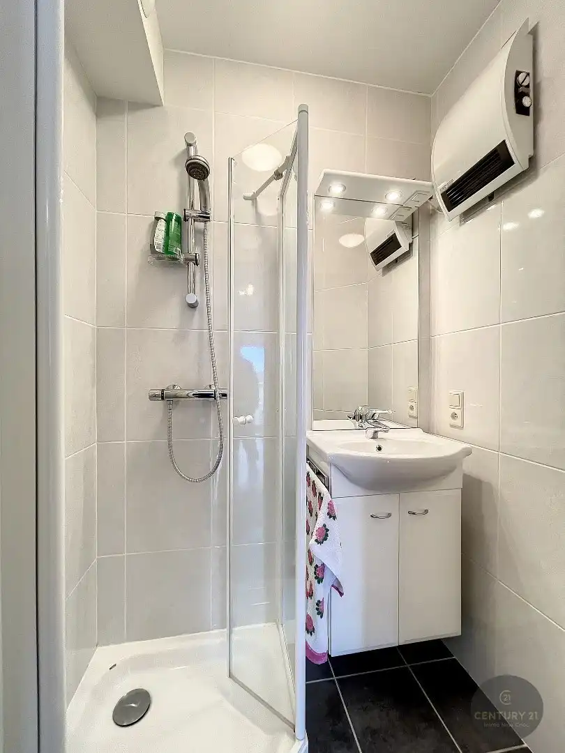 ENERGIEZUINIG 2 slaapkamer appartement MET garagebox foto 11