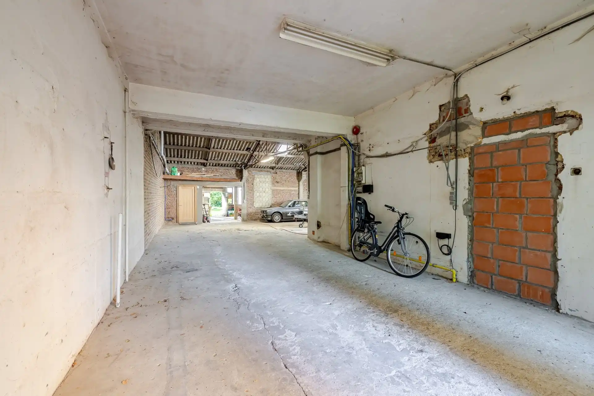 Karaktervol herenhuis met art-decoallure, ruime magazijnen en zuidgerichte tuin  foto 28