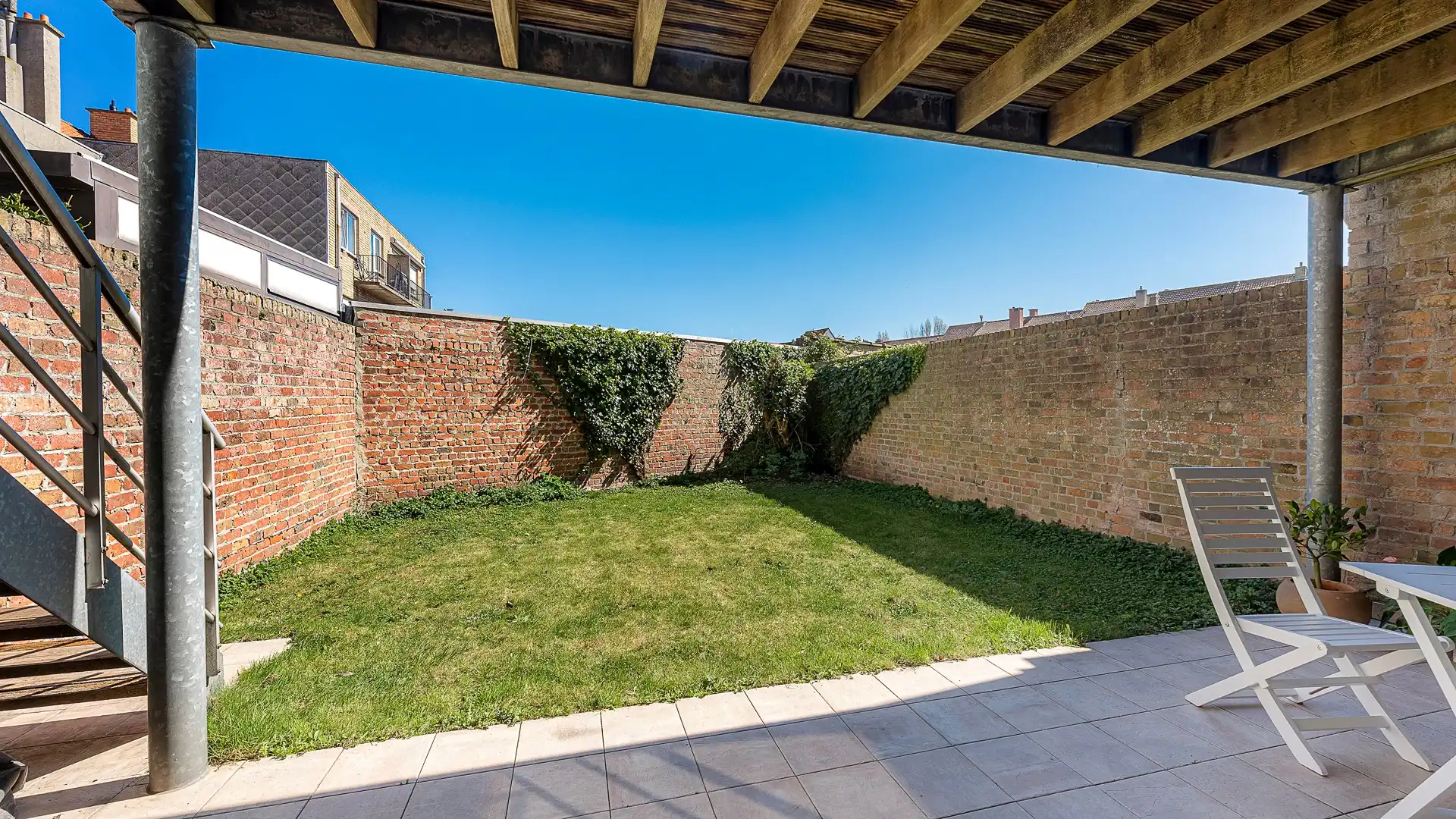 Ruime, stevige gezinswoning met 5 kamers en garage foto 10