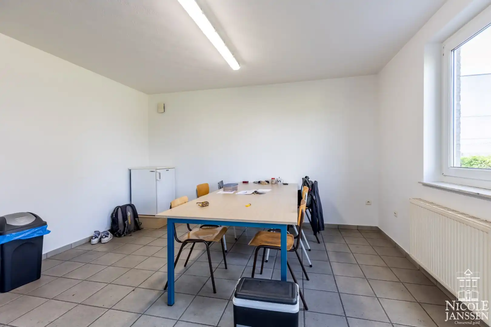 Bedrijfshal met kantoorruimte gelegen op de KMO-zone Kleine Heide. foto 20