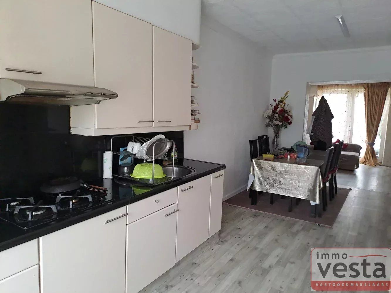 Rijwoning aan de stadsrand foto 3