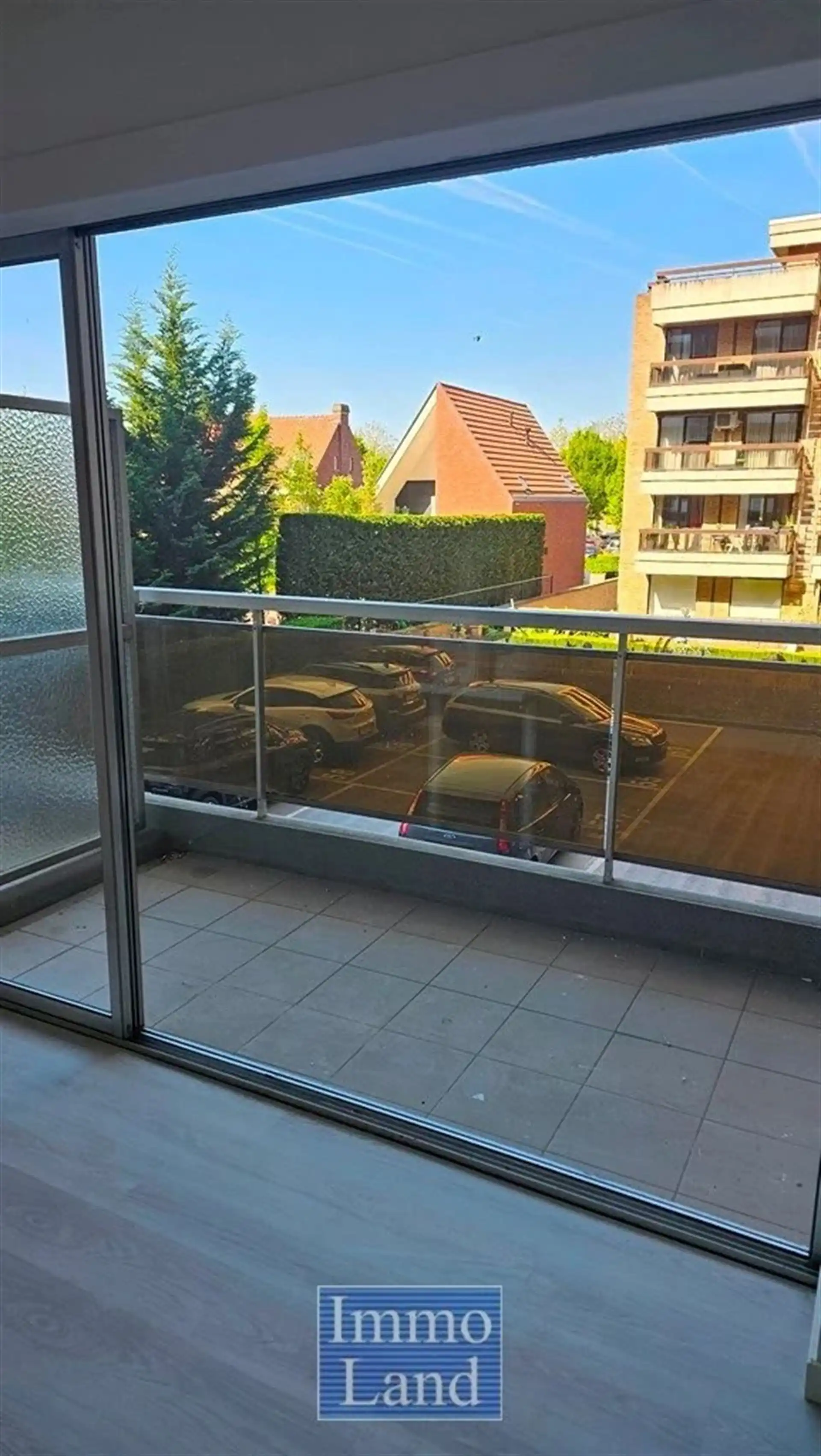 Modern appartement met 2 terrassen gelegen met aan het Sint Katarinaplein. (Meer info op www.immoland.com)  foto 14