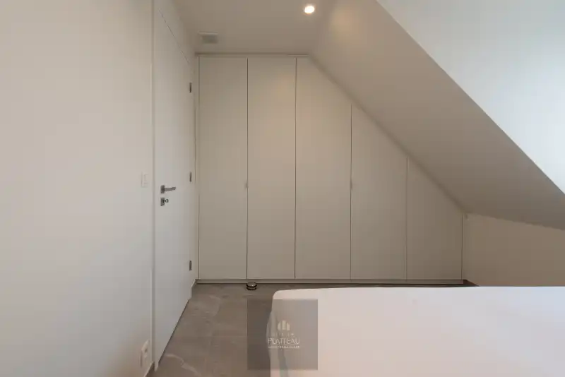 Instapklaar recent luxueus duplex-appartement met 2 terrassen in residentie Lectus IX. foto 24