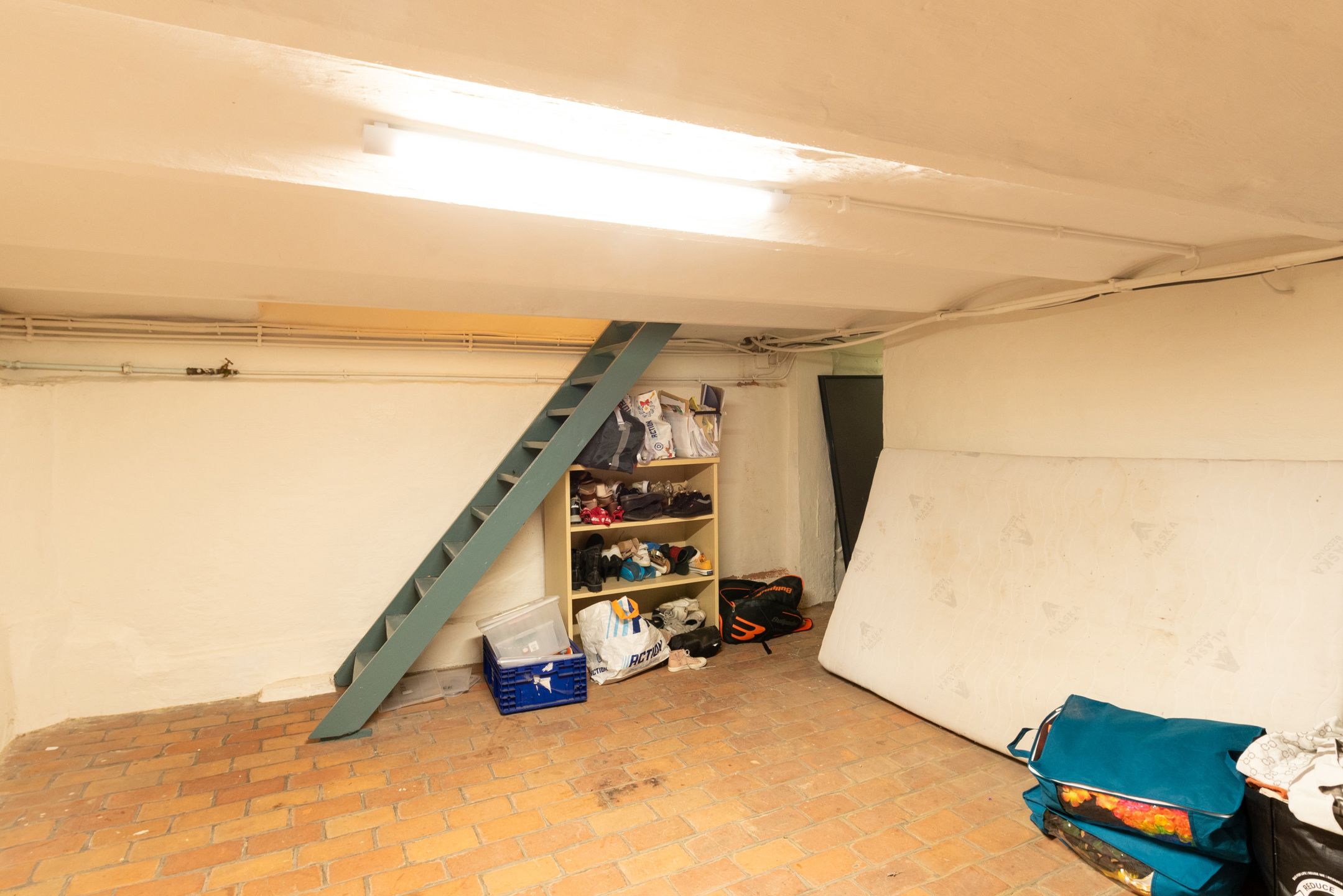 Ruime woning op centrale locatie foto 26