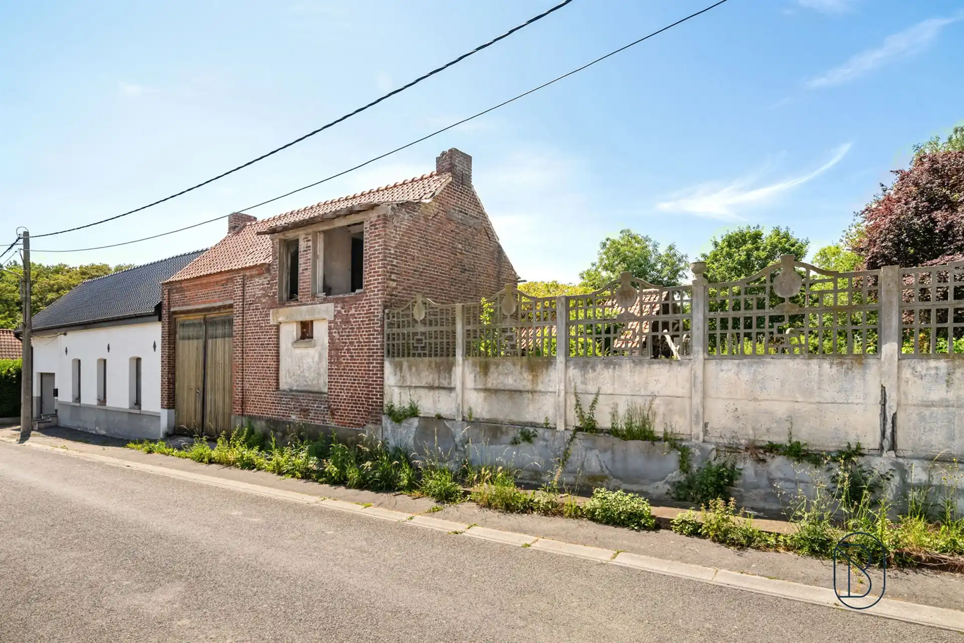 Totaal te renoveren woning met bijgebouwen op 1570m2 foto 30