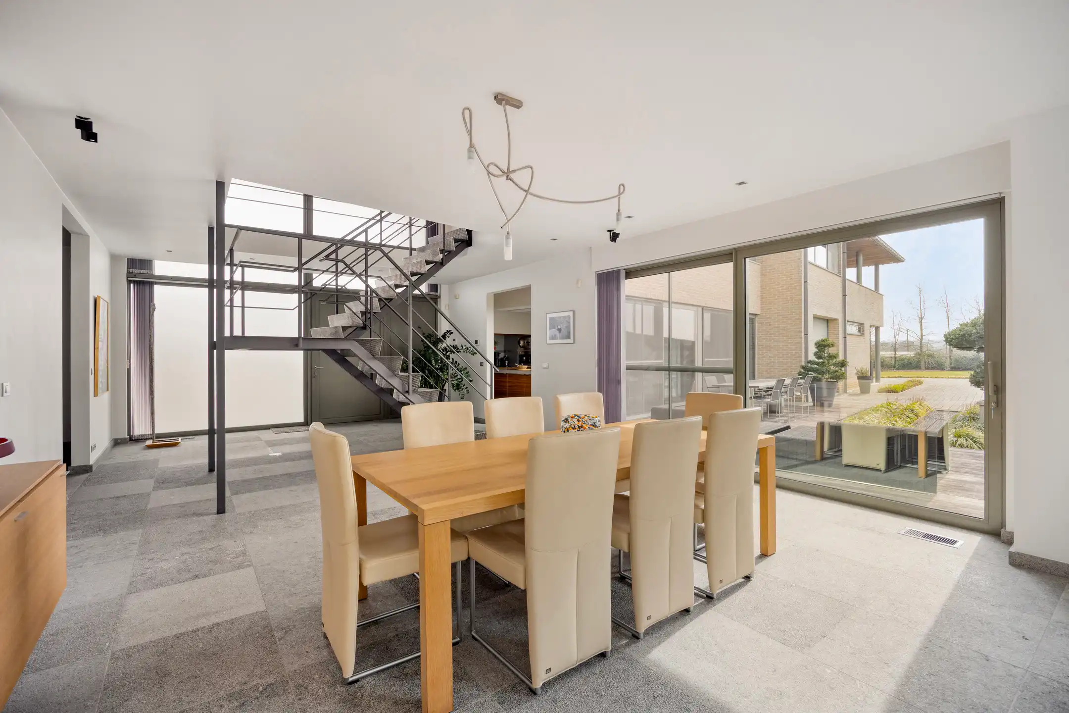 Ruime instapklare villa met zwembad op 27 are foto 8