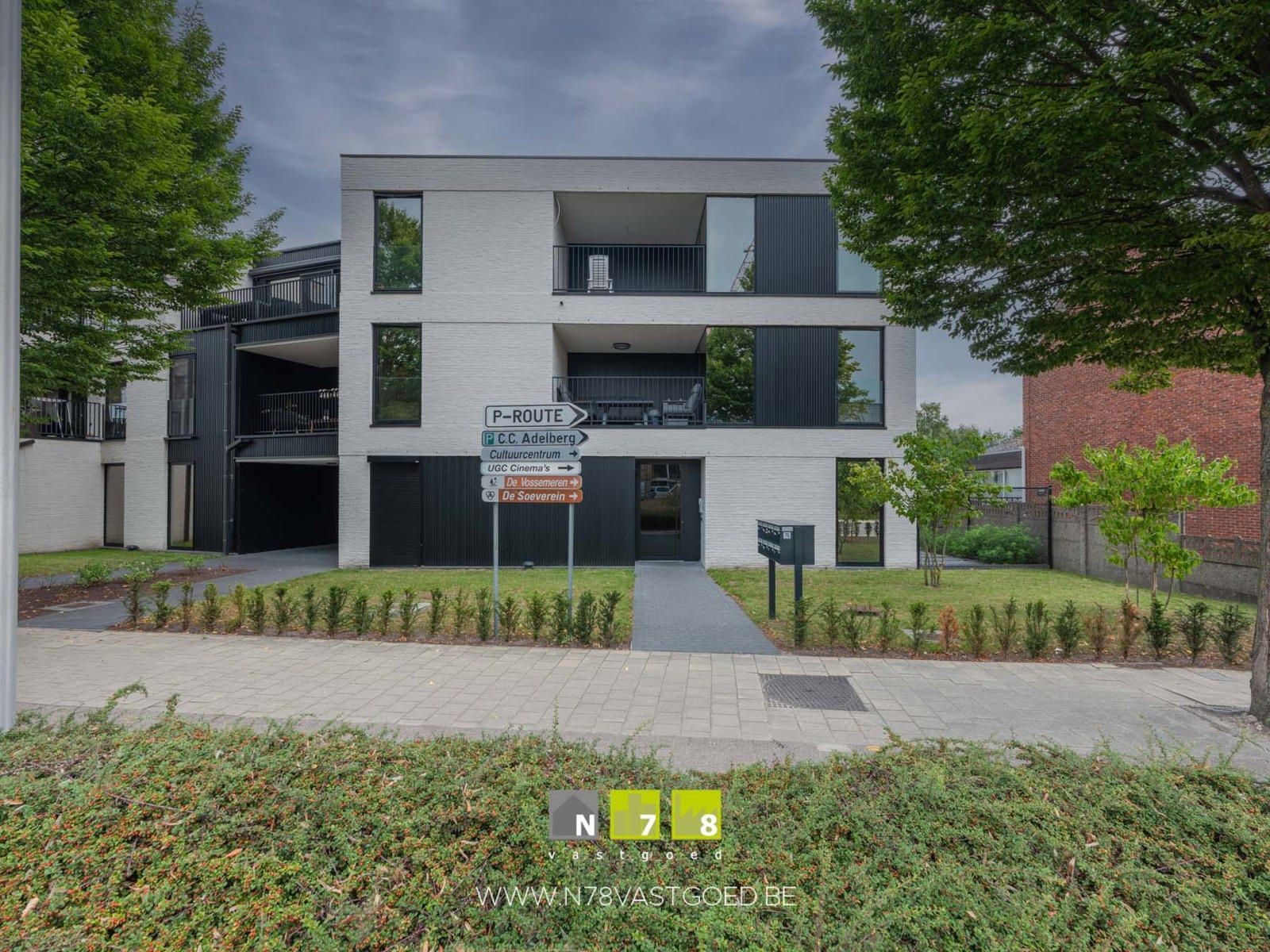 Appartement te koop foto {{pictureIndex}}