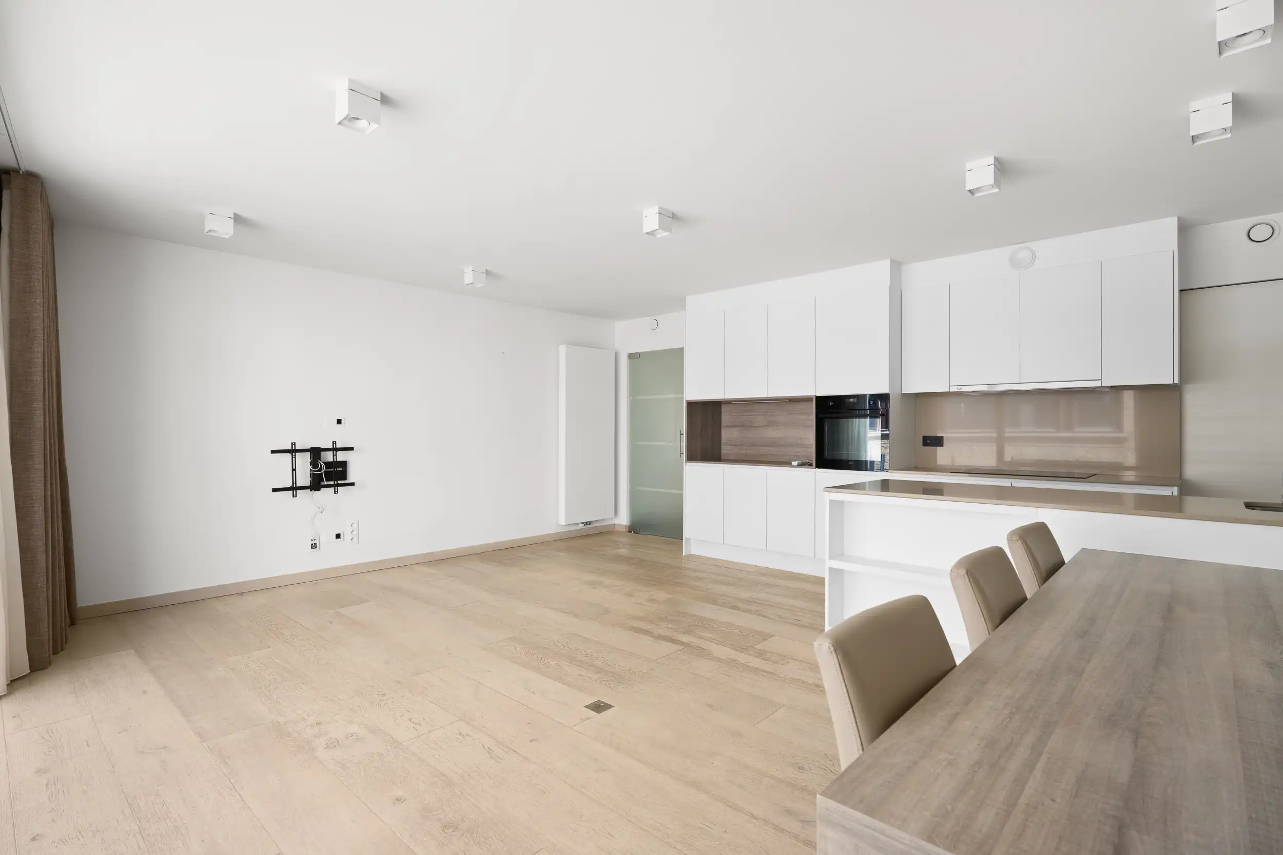 Instapklaar 2-slpk app. met terras vlak bij zee foto 5