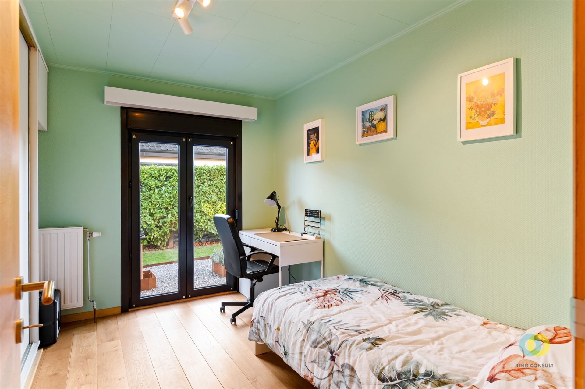 Residentieel gelegen bungalow met garage foto 14