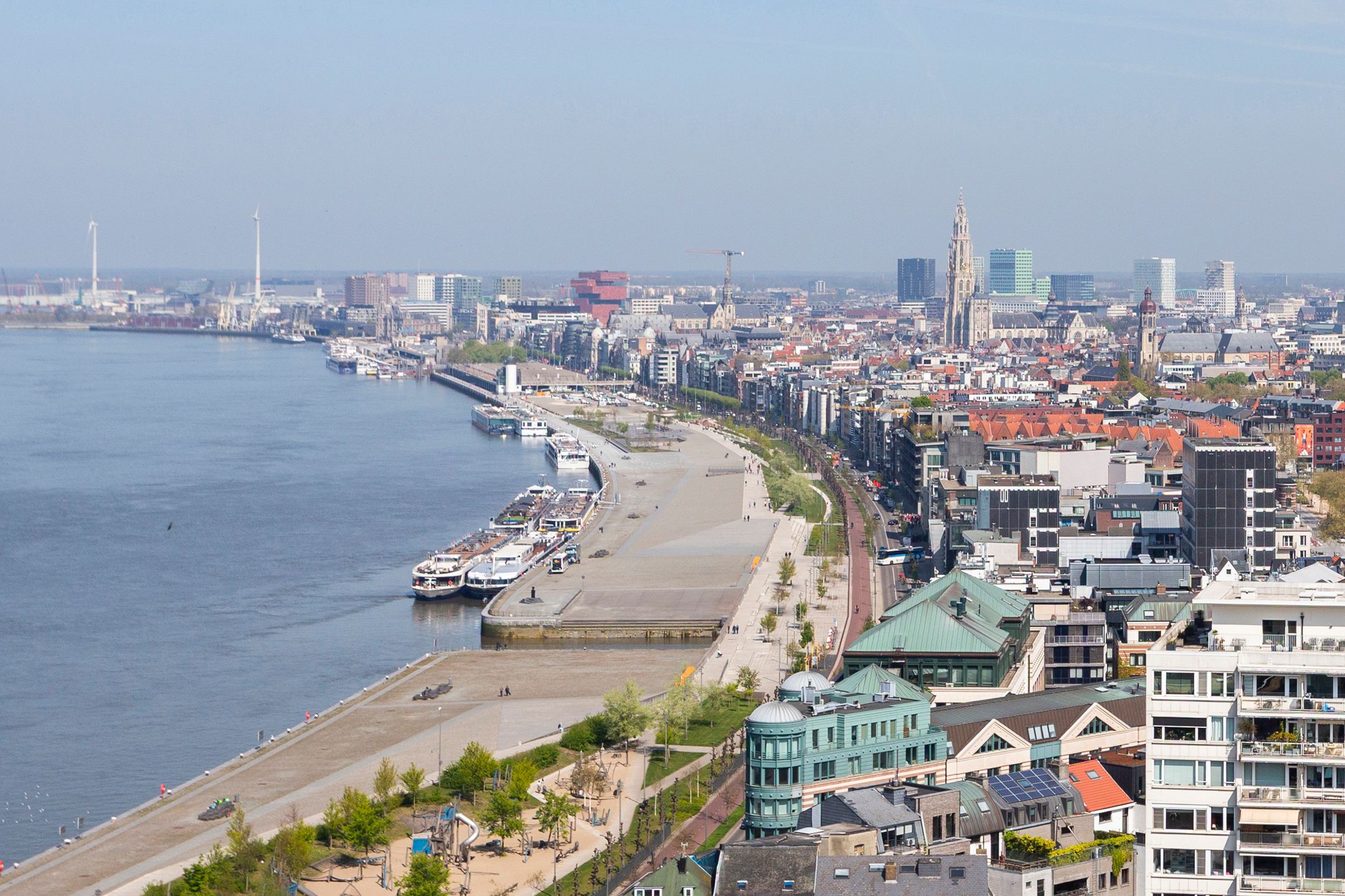 luxeappartement met spectaculaire zichten op 20e verdieping foto 6