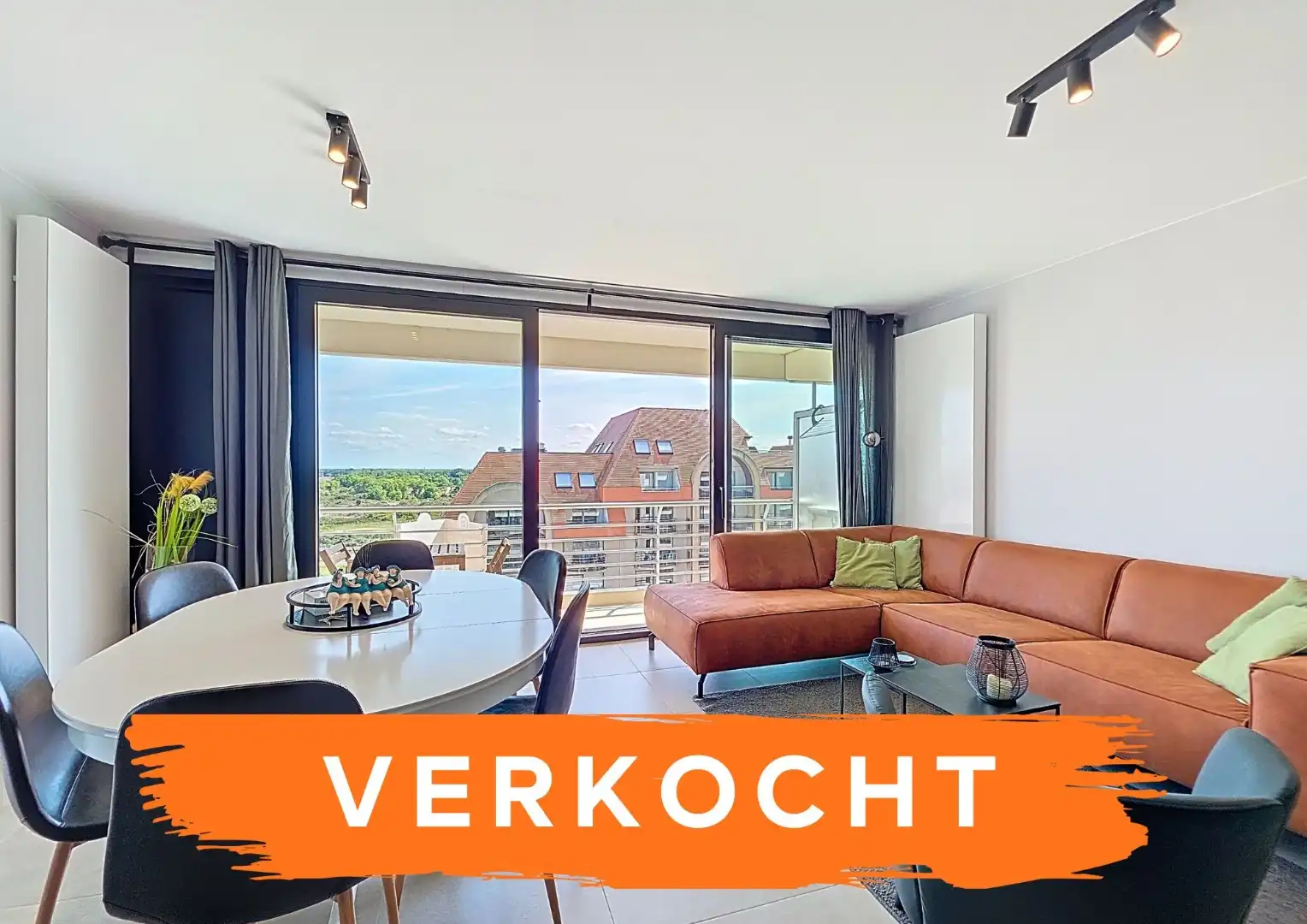 Ruim hoekappartement met uitzicht op zee en duinen foto {{pictureIndex}}
