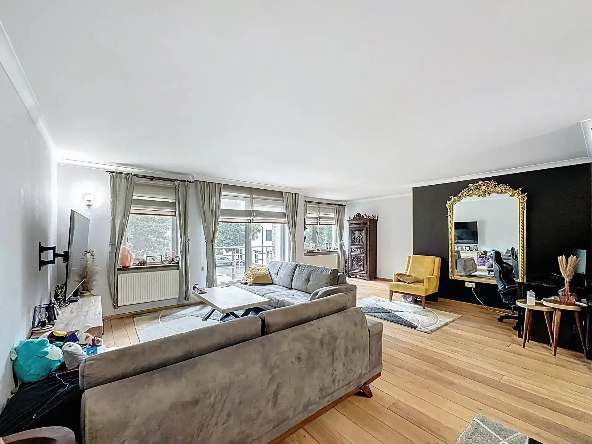 Luxueus duplex appartement met privé-lift, 3 slaapkamers, terras, ondergrondse parkeerplaats en ruime kelderberging. foto 3