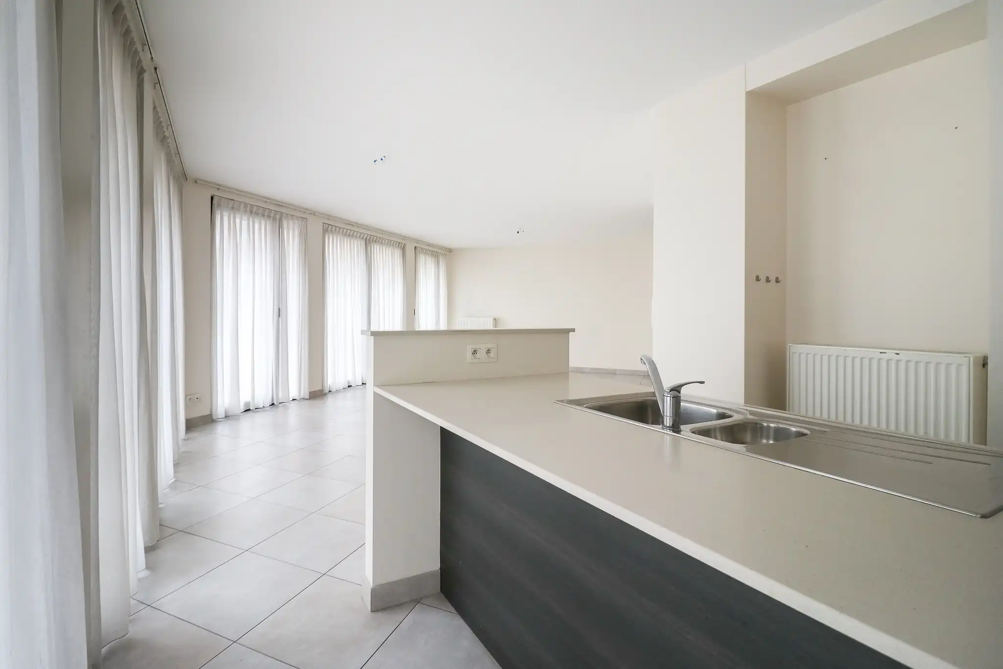 Gelijkvloers appartement met ruime leefkeuken in Wilrijk foto 4