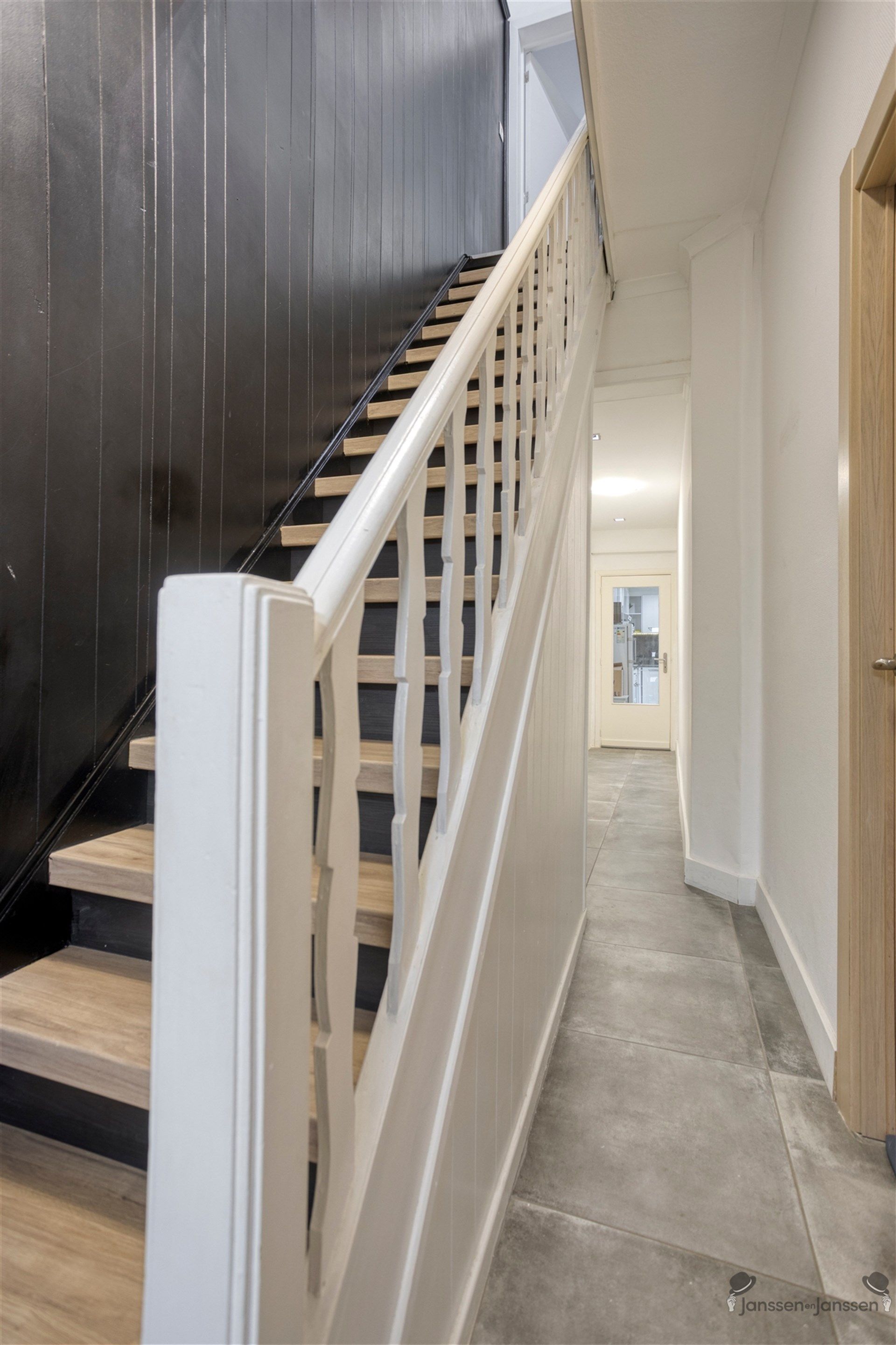 Gerenoveerde woning met 3 private parkeerplaatsen en stadstuin in hartje Diest foto 11