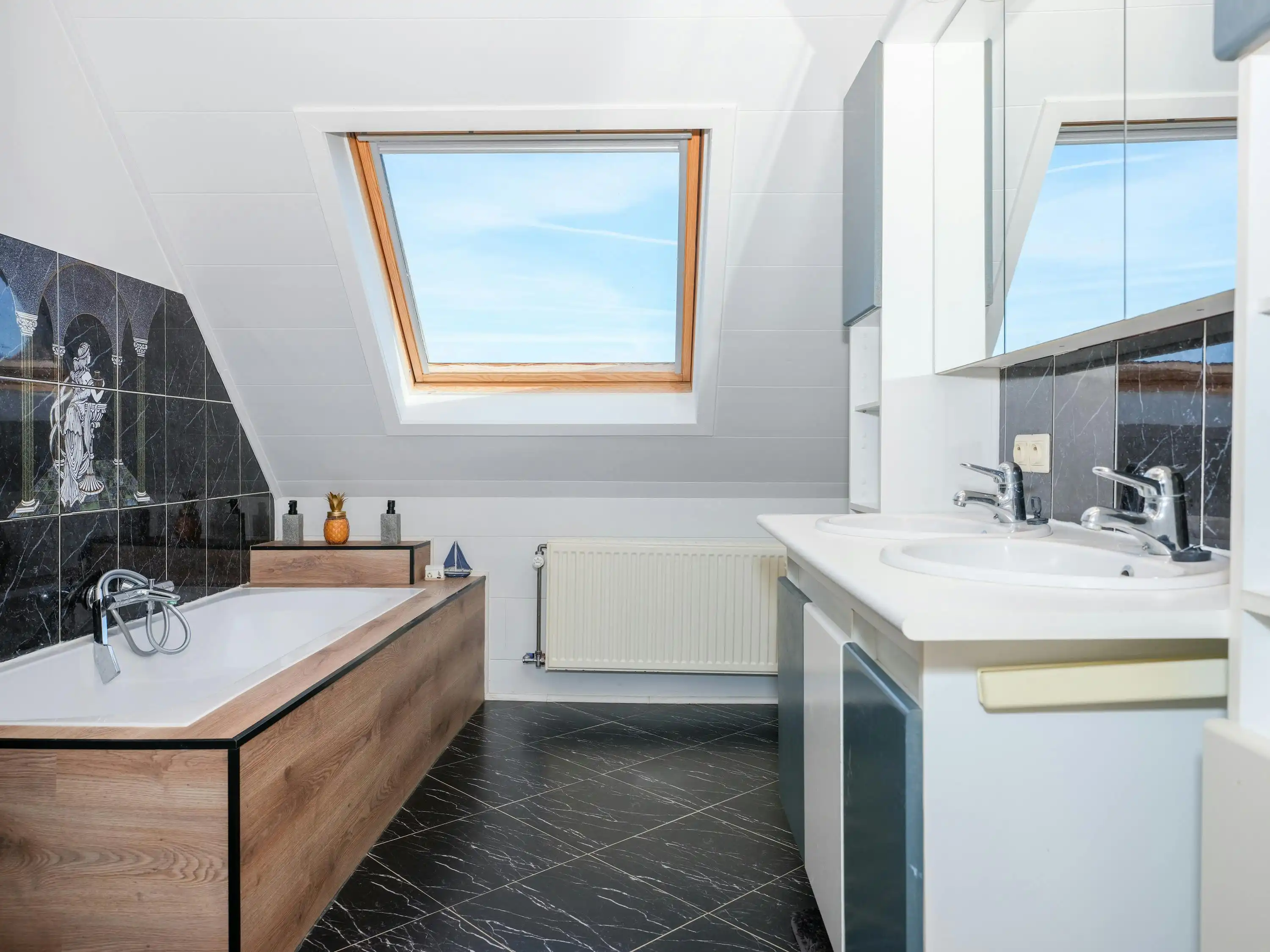 Instapklaar huis met 4 slaapkamers in Hertsberge foto 12
