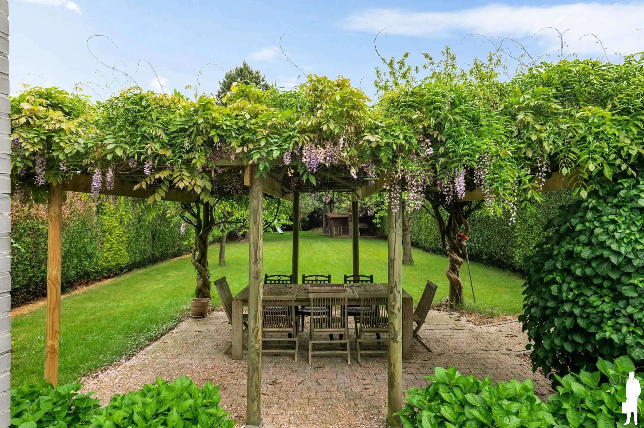 Charmante villa met 4 slpks, 2 badks en tuin met privacy foto 2