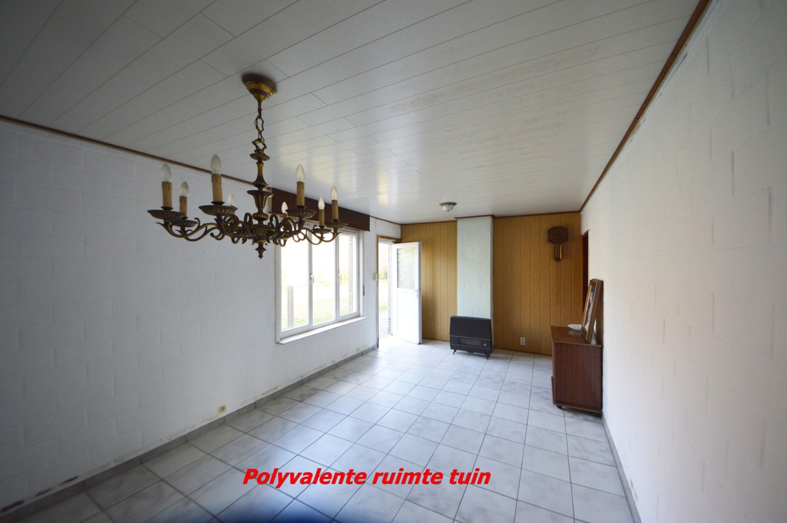 GERENOVEERDE WONING DUBBELE GARAGE EN TUIN foto 13