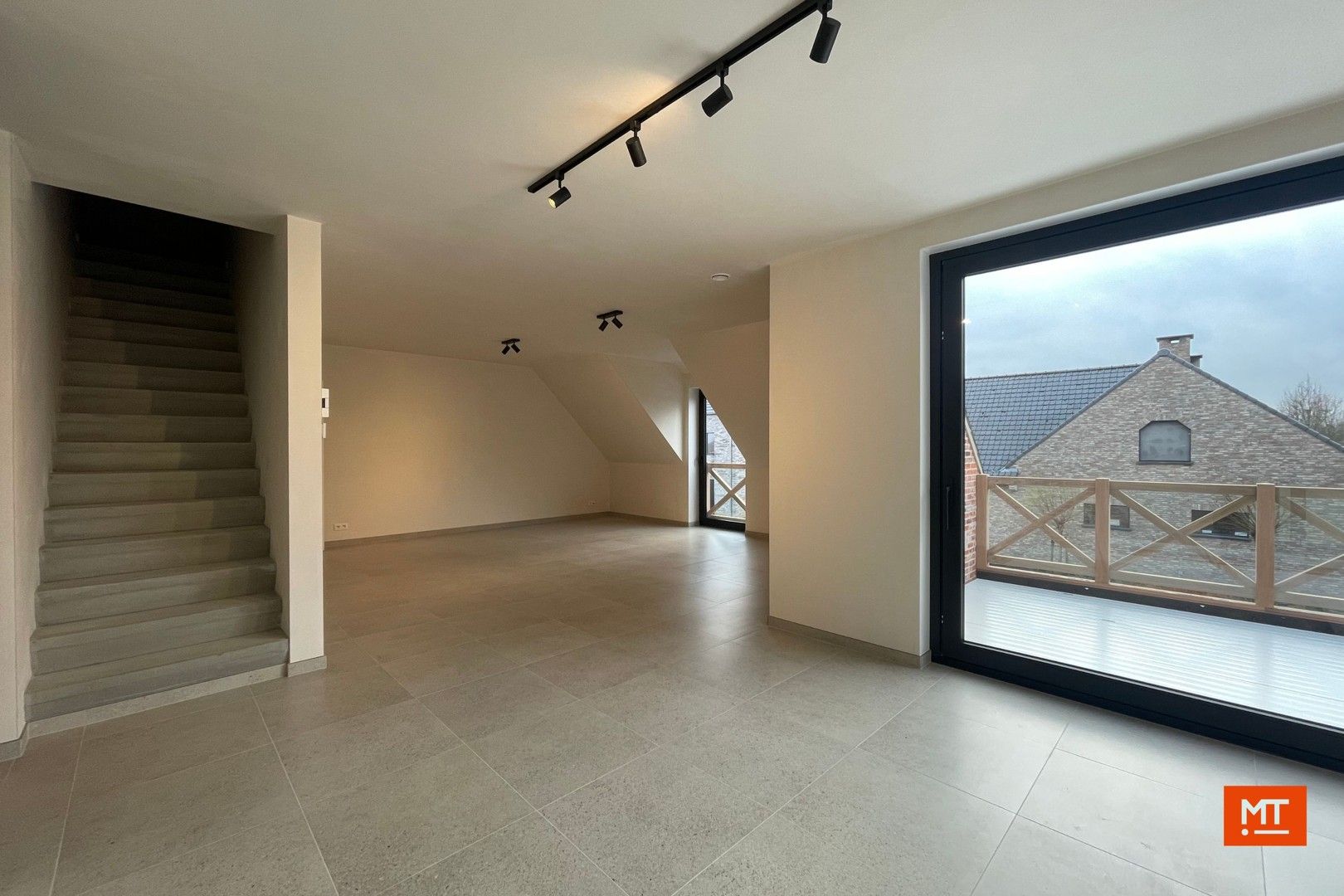 Nieuwbouwappartement te huur met 2 slaapkamers en garage foto 3