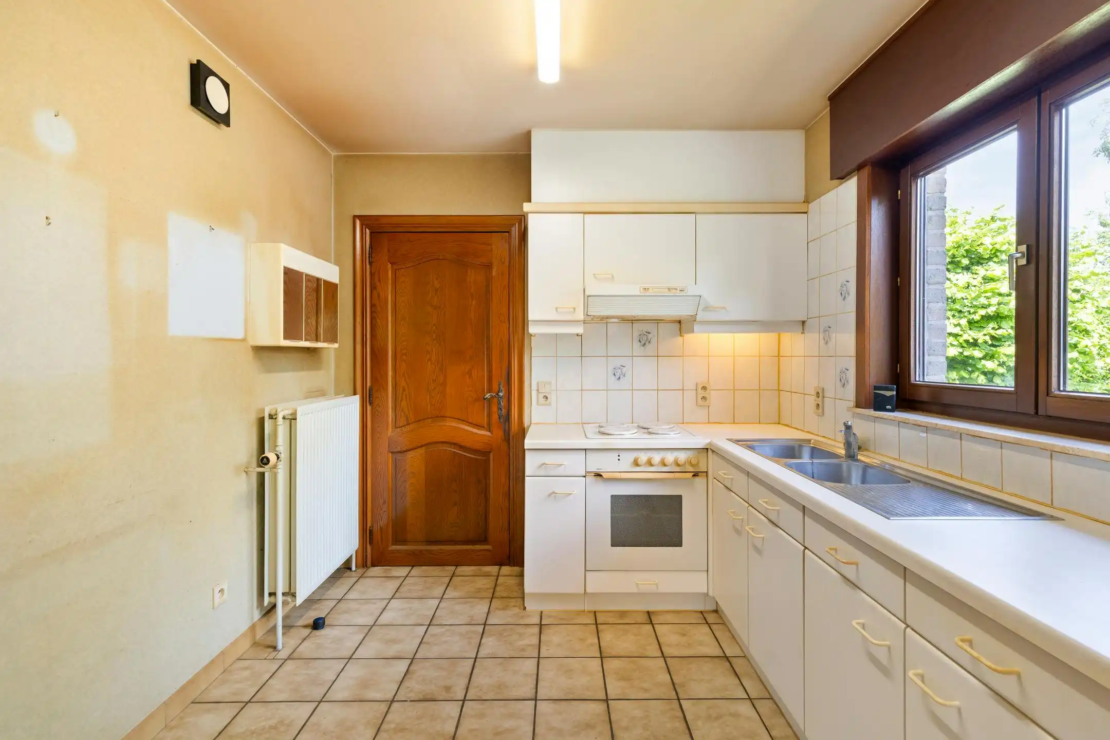 Alleenstaand huis op residentiële locatie te koop in Gullegem foto 5