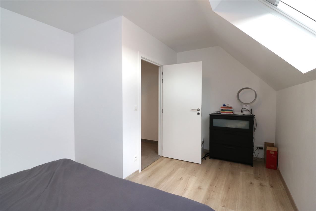 Duplex met 2 slpk., zuidterras en autostplts op rustige locatie foto 17