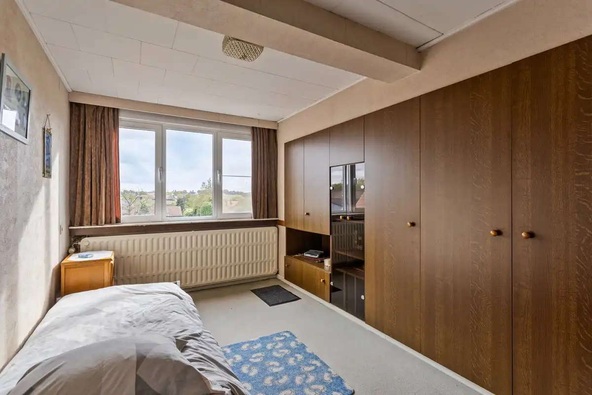 Woning met 5 slaapkamers en grote tuin. foto 26