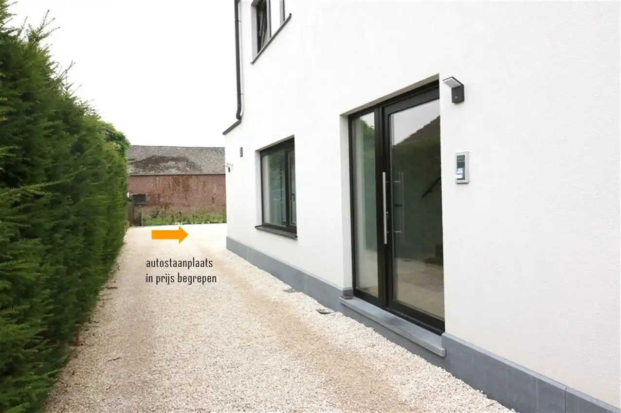 zonnige duplex, 2 slpk., autostaanplaats en tuindeel foto 4
