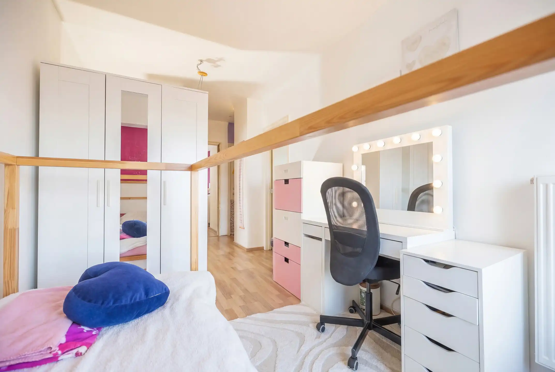 Appartement met terras & P foto 9