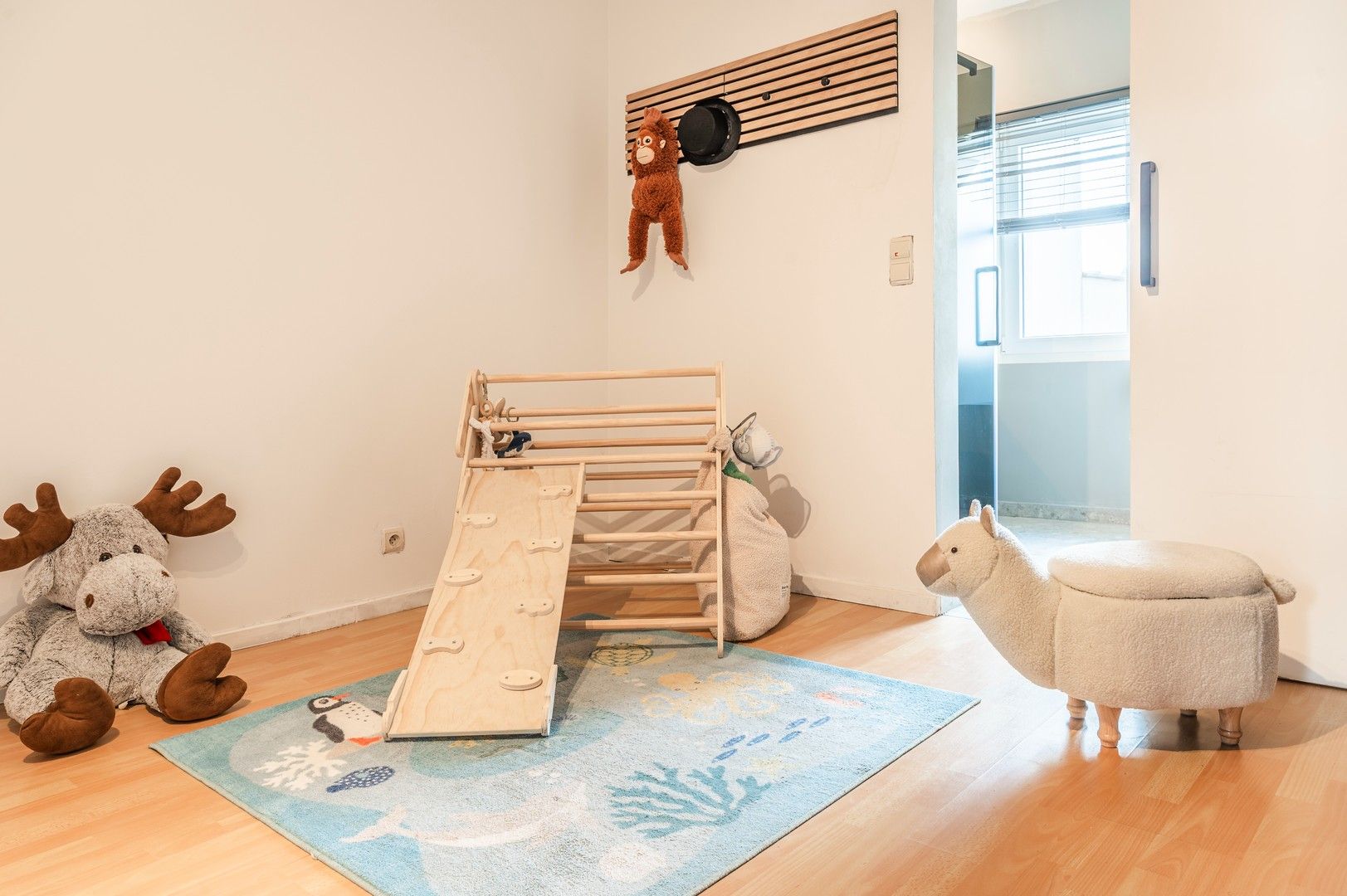 Instapklare woning met magazijn foto 9