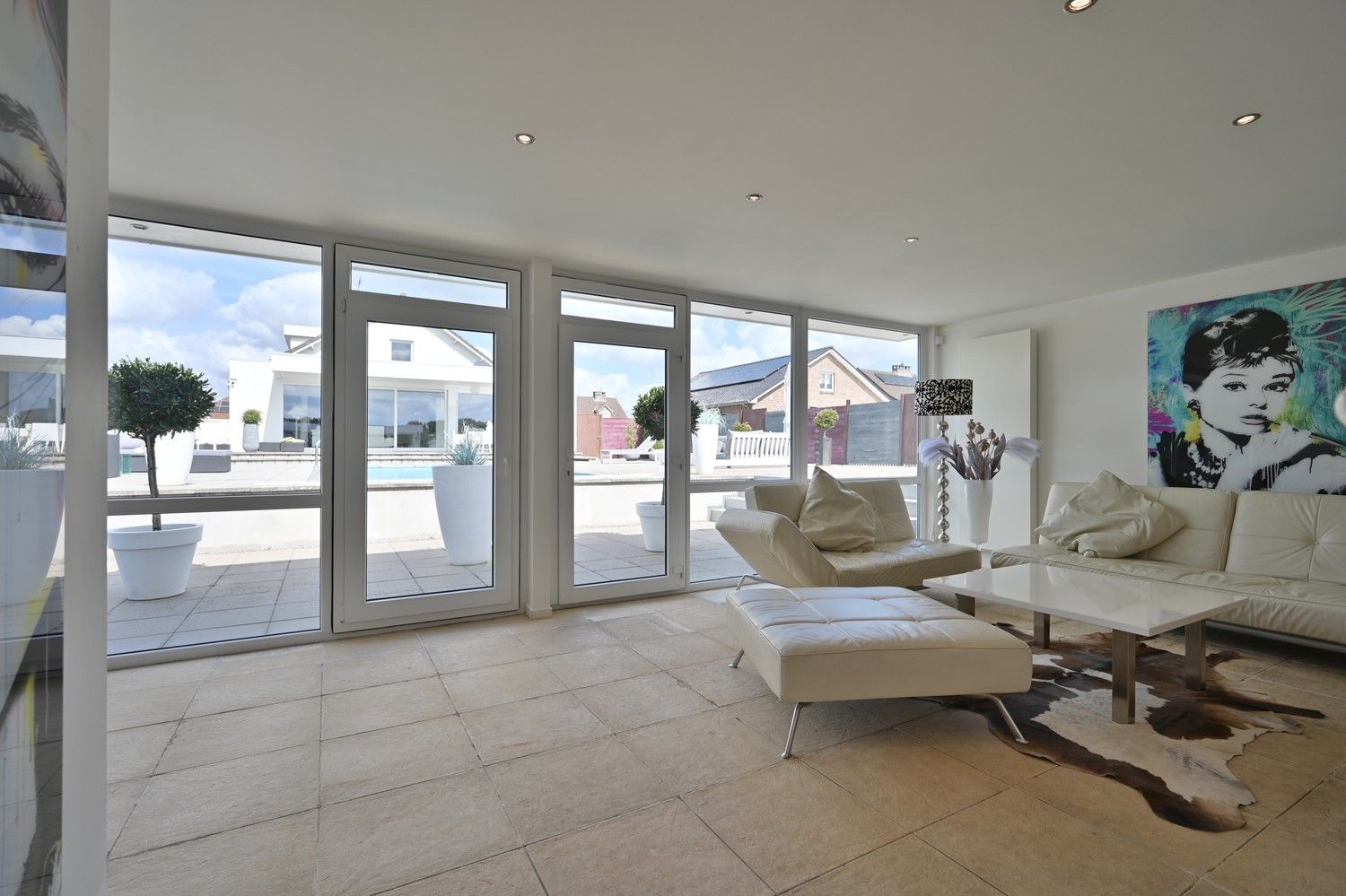 Ruime woning met zwembad en royaal poolhouse, op rustige locatie in Rekem, direct grenzend aan velden foto 24
