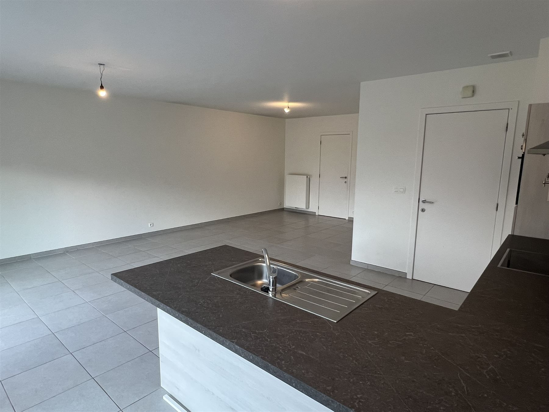 Goed uitgeruste ruime  nieuwbouwwoning foto 8