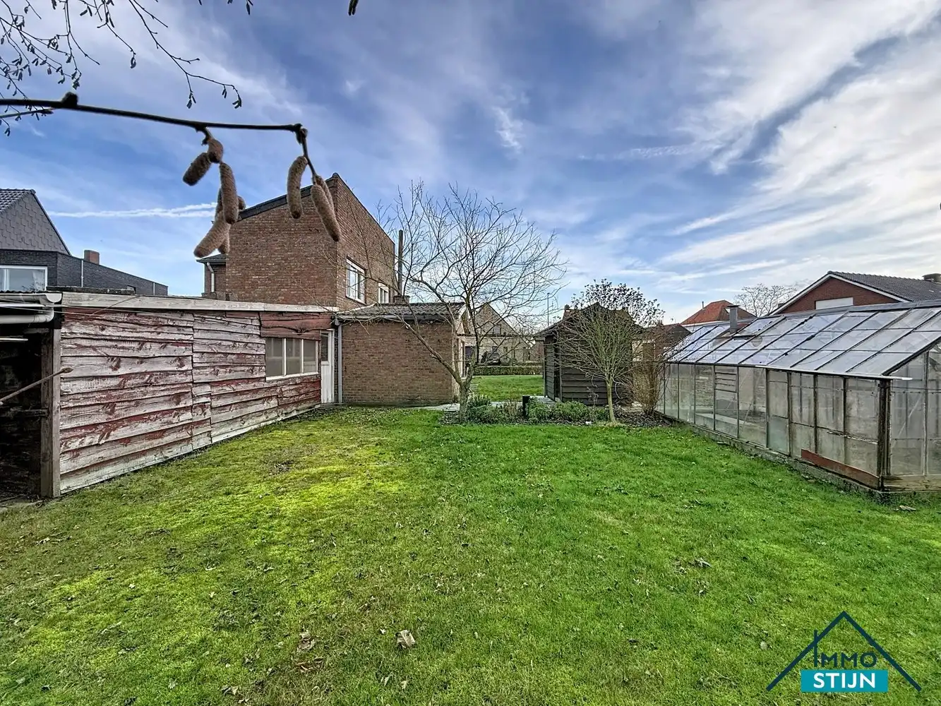 Ruime woning met drie slaapkamers foto 18