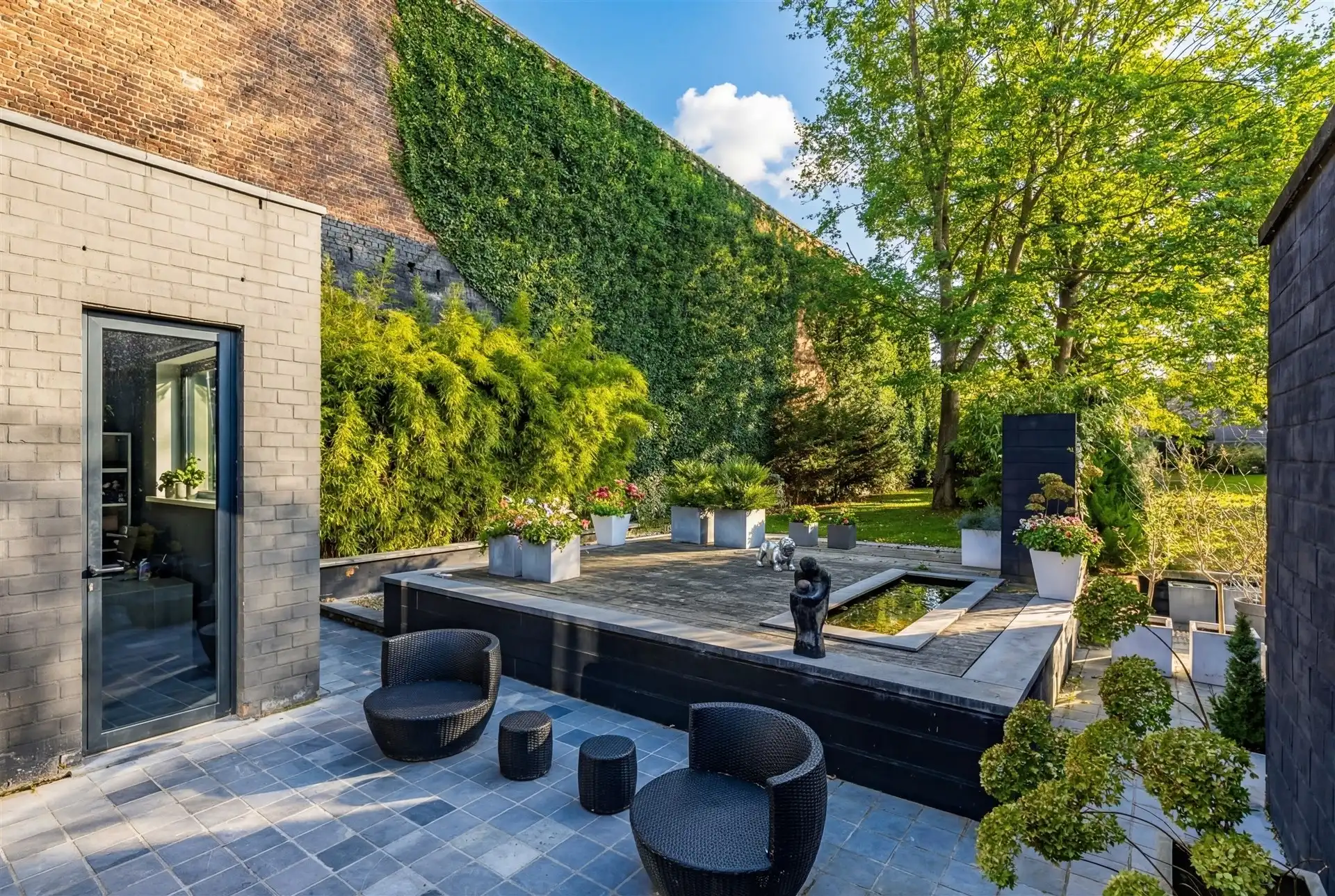 Prachtig winkelpand met duplex op groot perceel foto 28