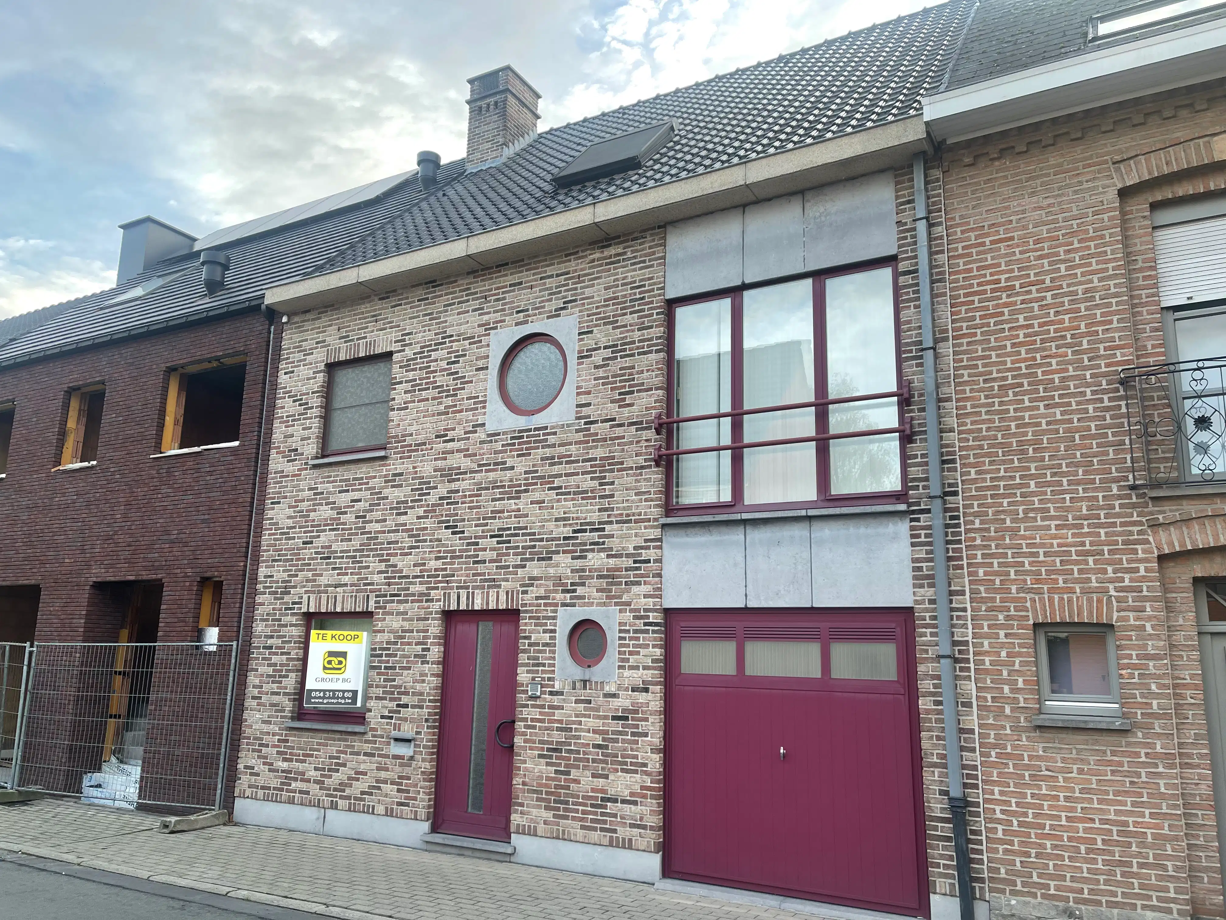 Gunstig gelegen woning met groot terras/tuin en aparte garage foto 2