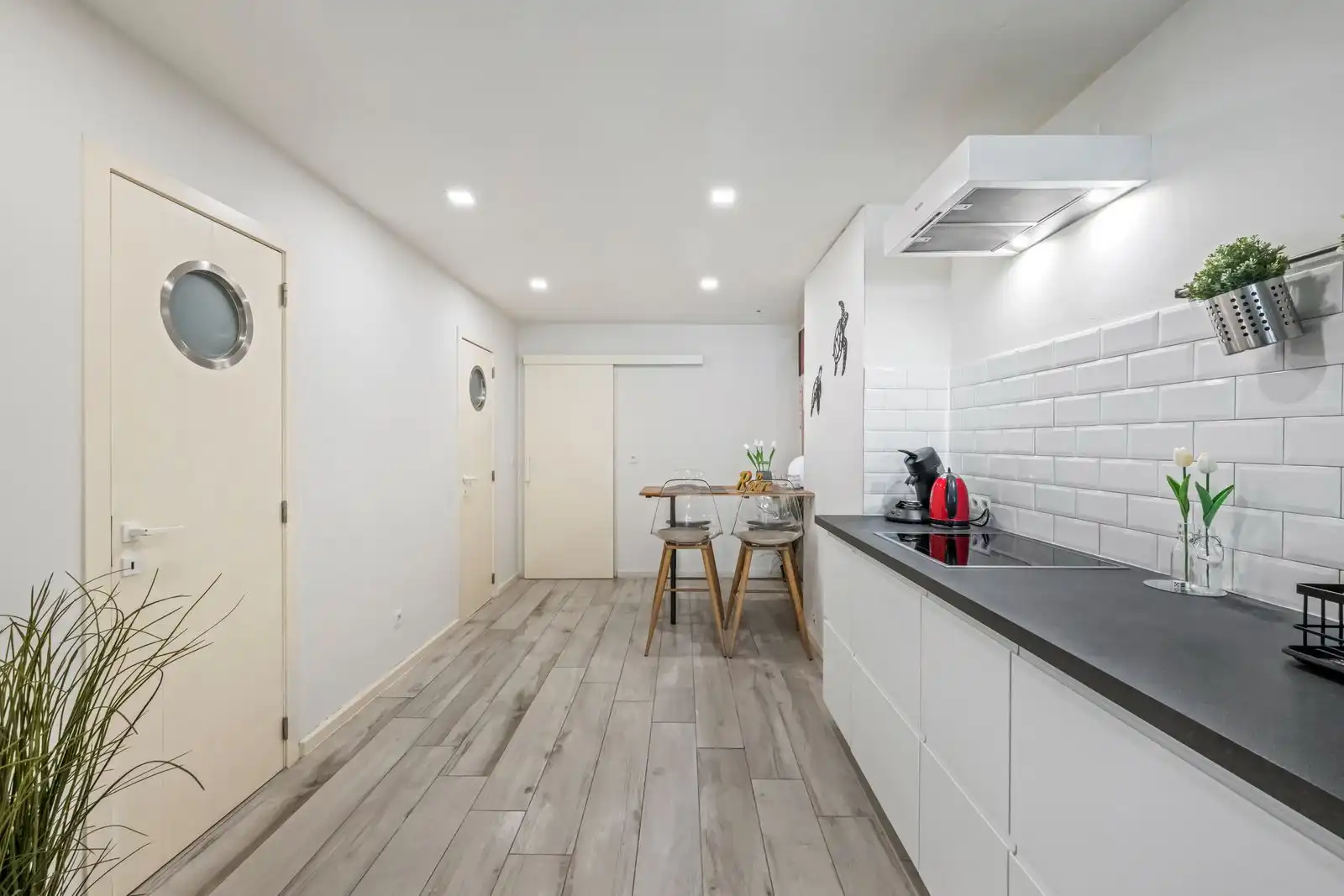 Modern en gezellig appartement met 1 slpk én terras achteraan pal aan het strand ! foto 7