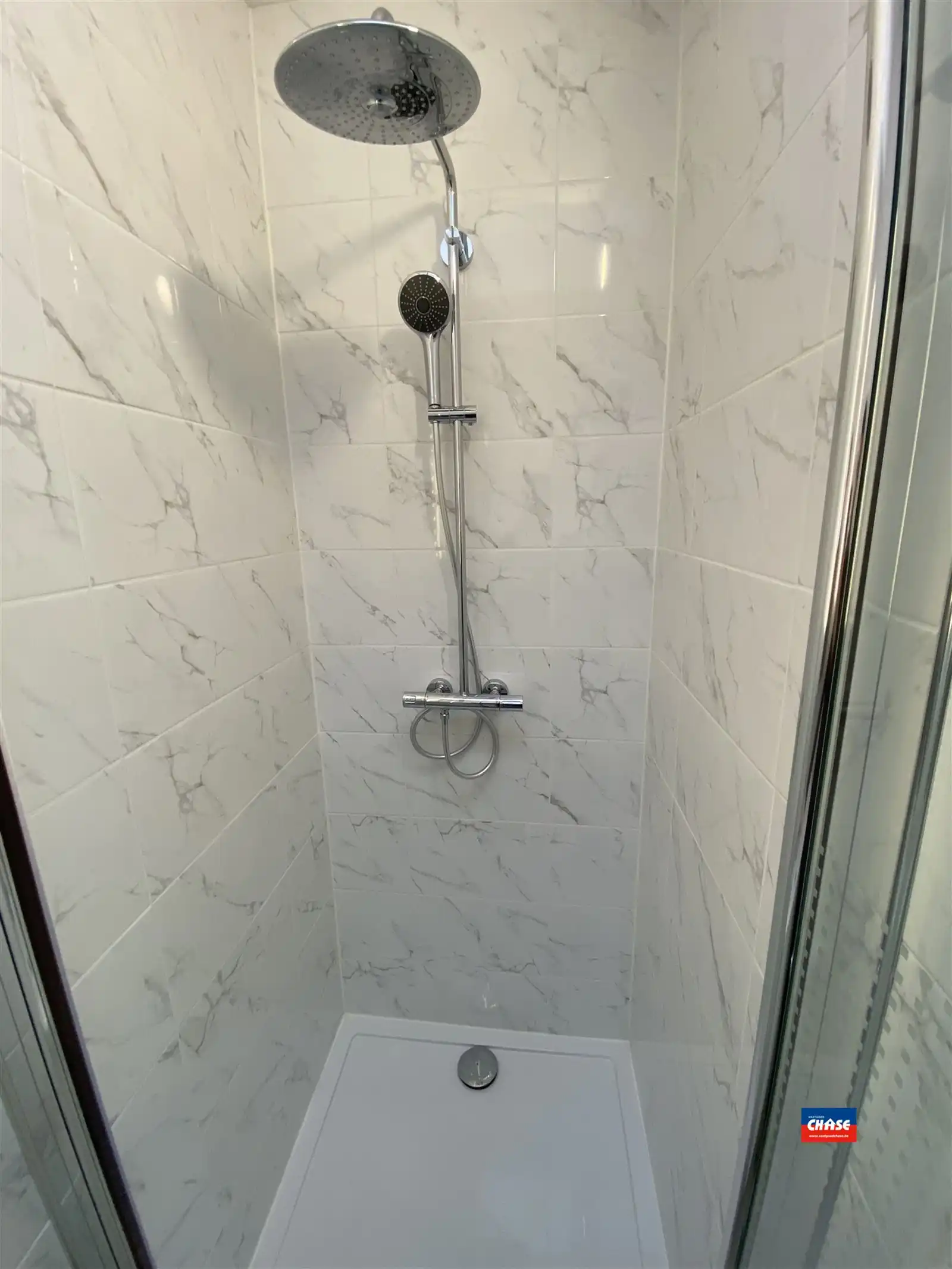 Verzorgde studio met aparte slaapkamer, fietsenstalling en kelderberging  foto 8