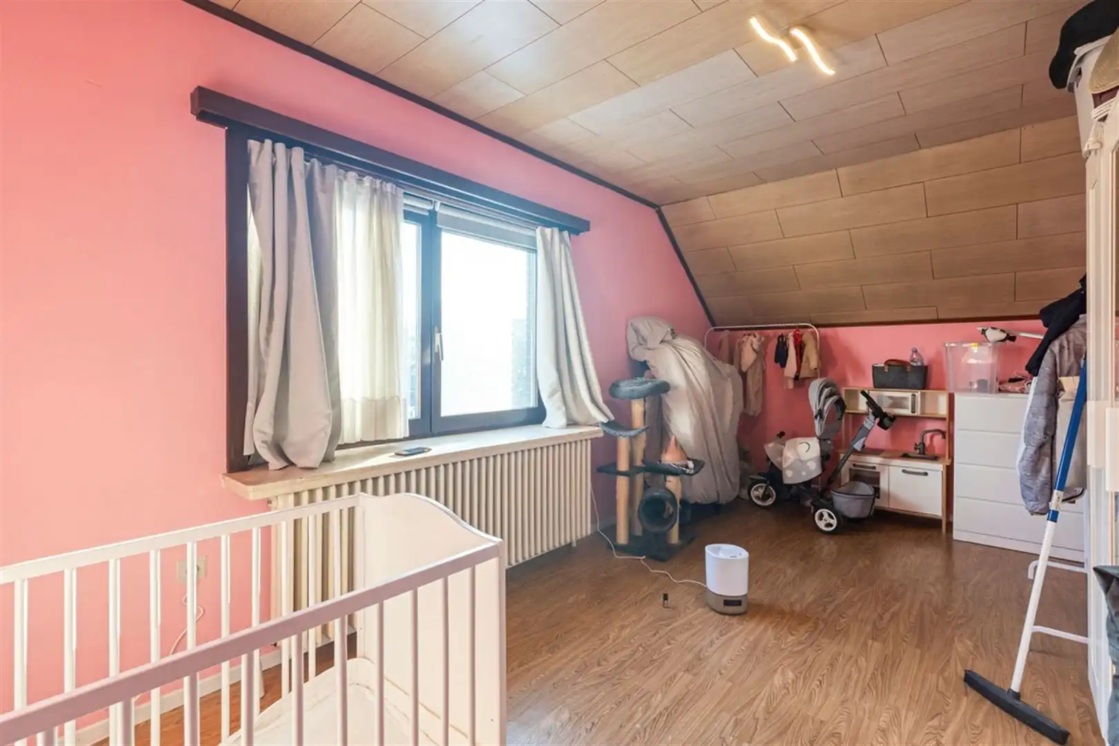 Gezellige, rustig gelegen woning op 413 m² met zonnige tuin, garage en 3 slaapkamers. foto 11