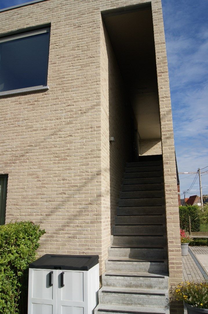 Lichtrijk 2-slp appartement (90 m²) met ruim zonneterras en autostaanplaats. foto 27