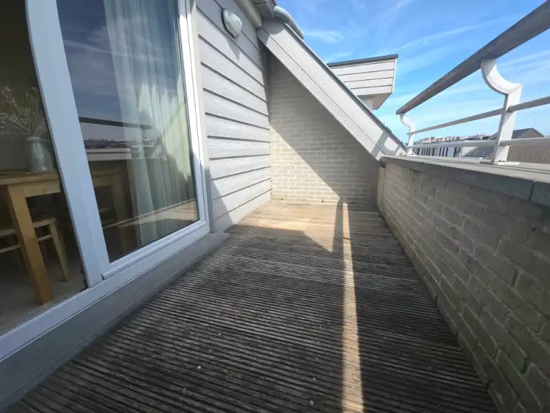 Mooi dakappartement met een groot dakterras en panoramisch uitzicht foto 16