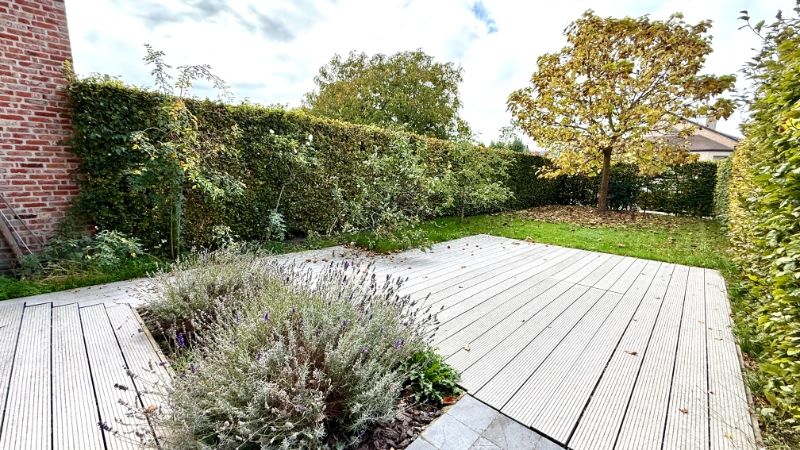 Charmante woning in fermettestijl met drie slaapkamers en mooie tuin foto 22