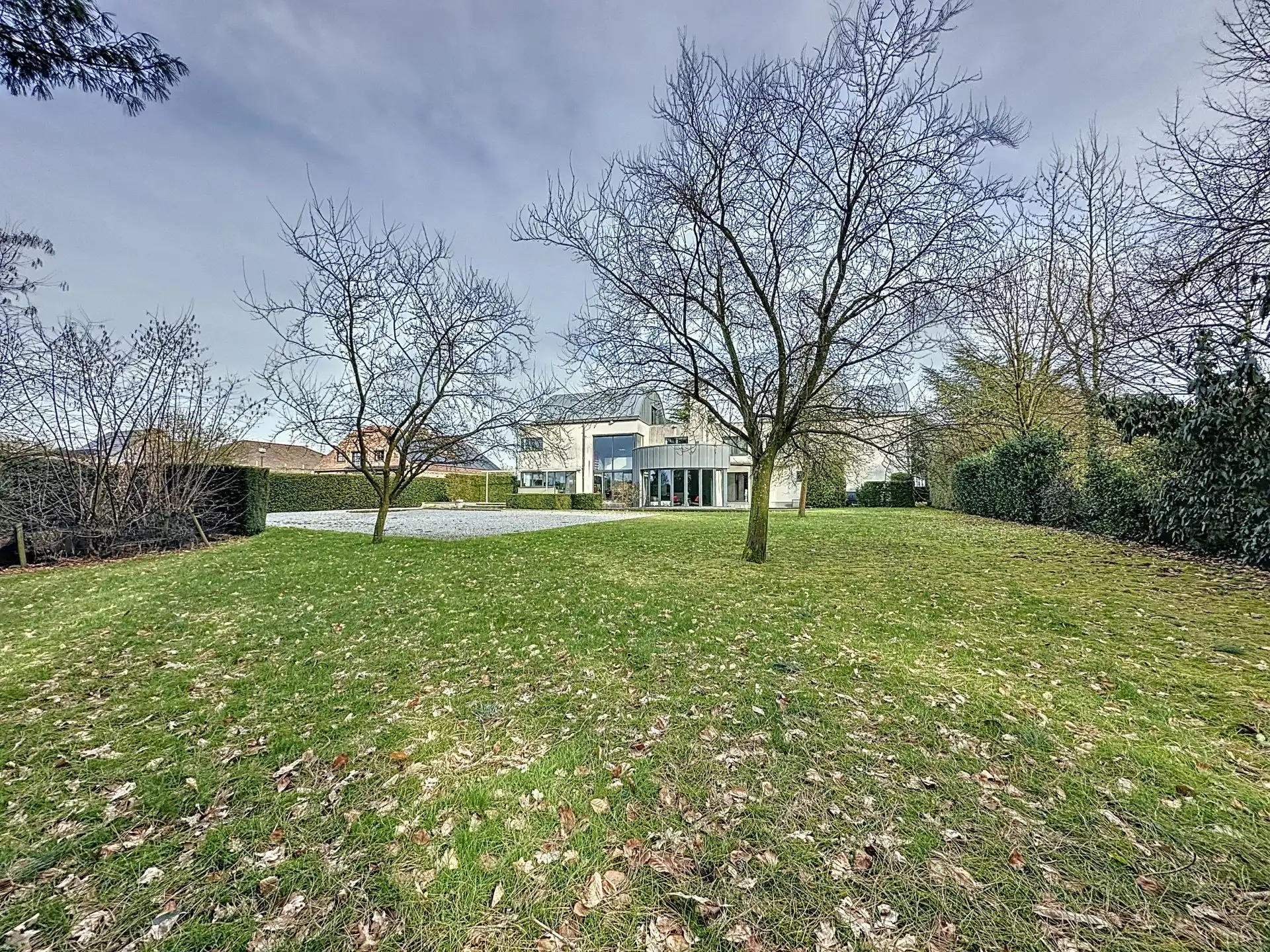 Unieke moderne woning met een dubbele bestemming op een perceel van 29a24ca. foto 70