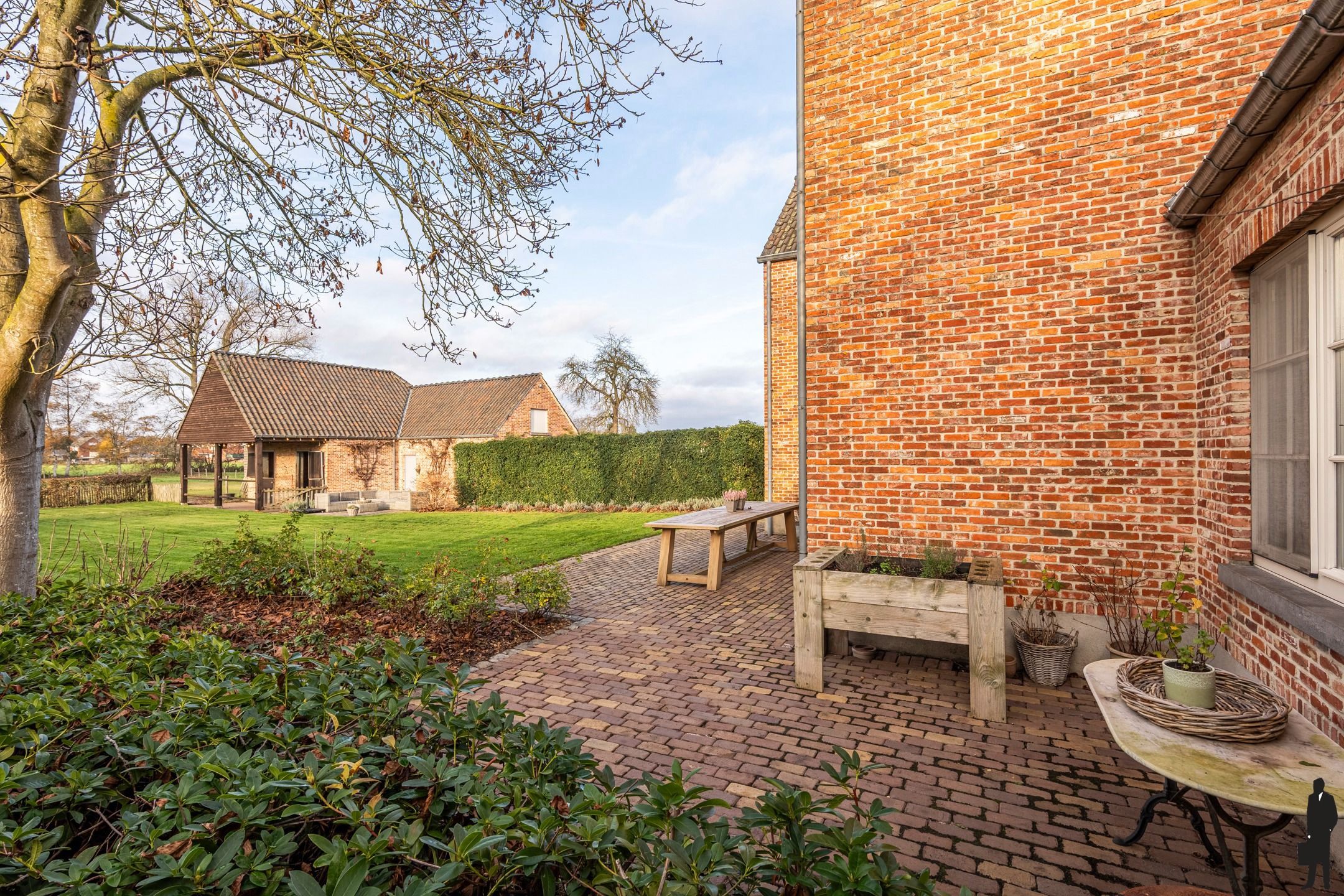 Villa met 4 tot 5 slaapkamers, weiland en paardenstallen (2) foto 37